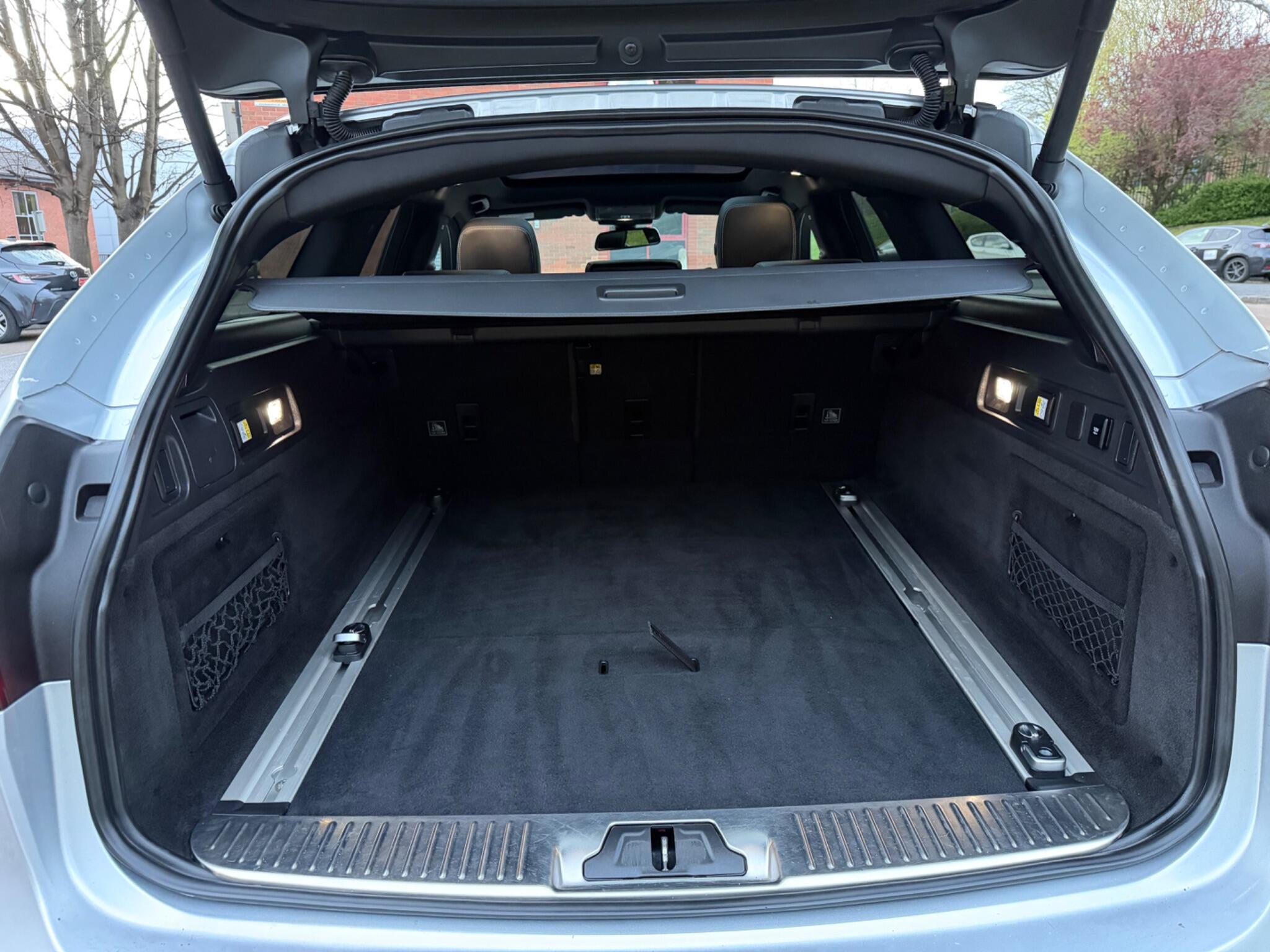 Jaguar XF - Image 19