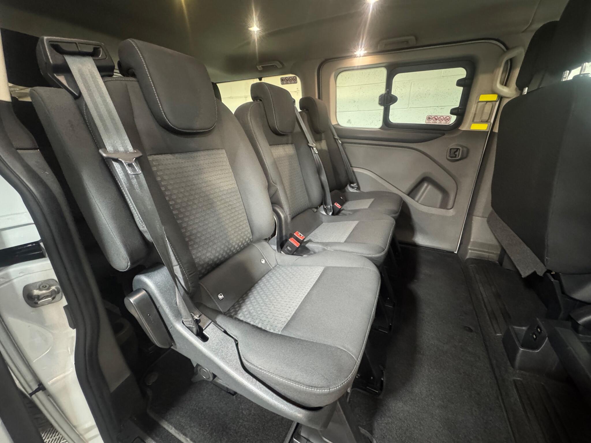 Ford TOURNEO CUSTOM - Image 12