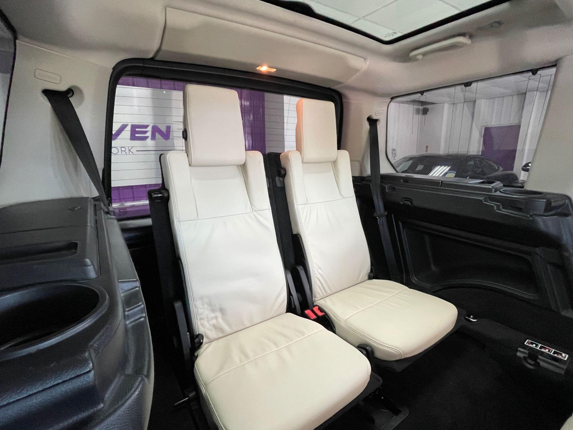 Land Rover DISCOVERY 4 - Image 35