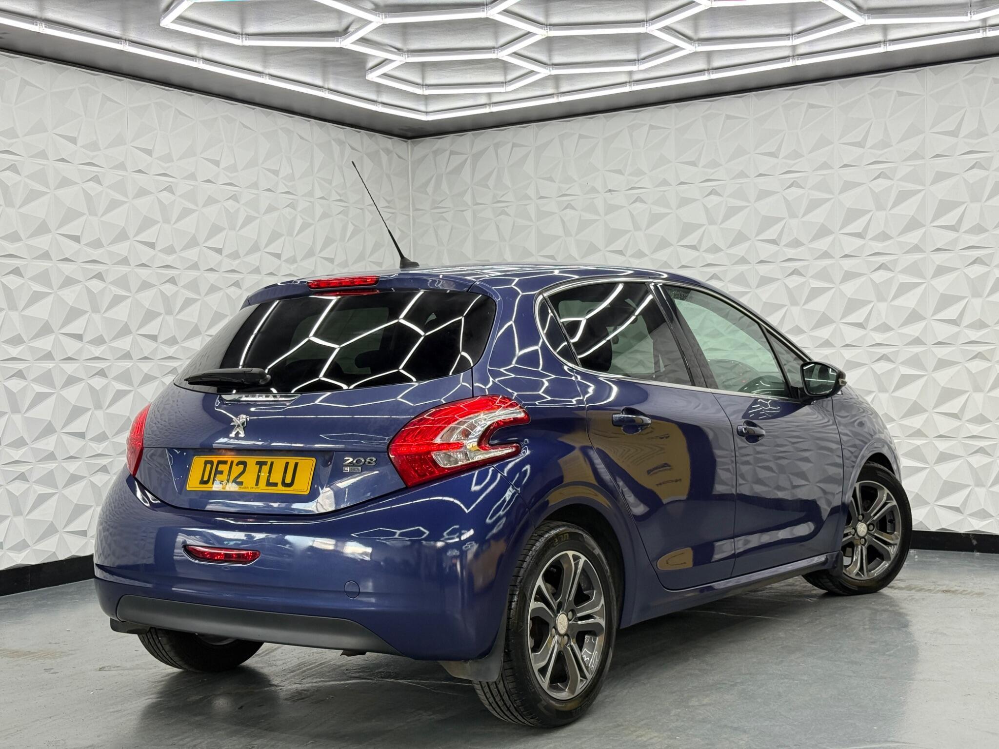 Peugeot 208 - Image 3