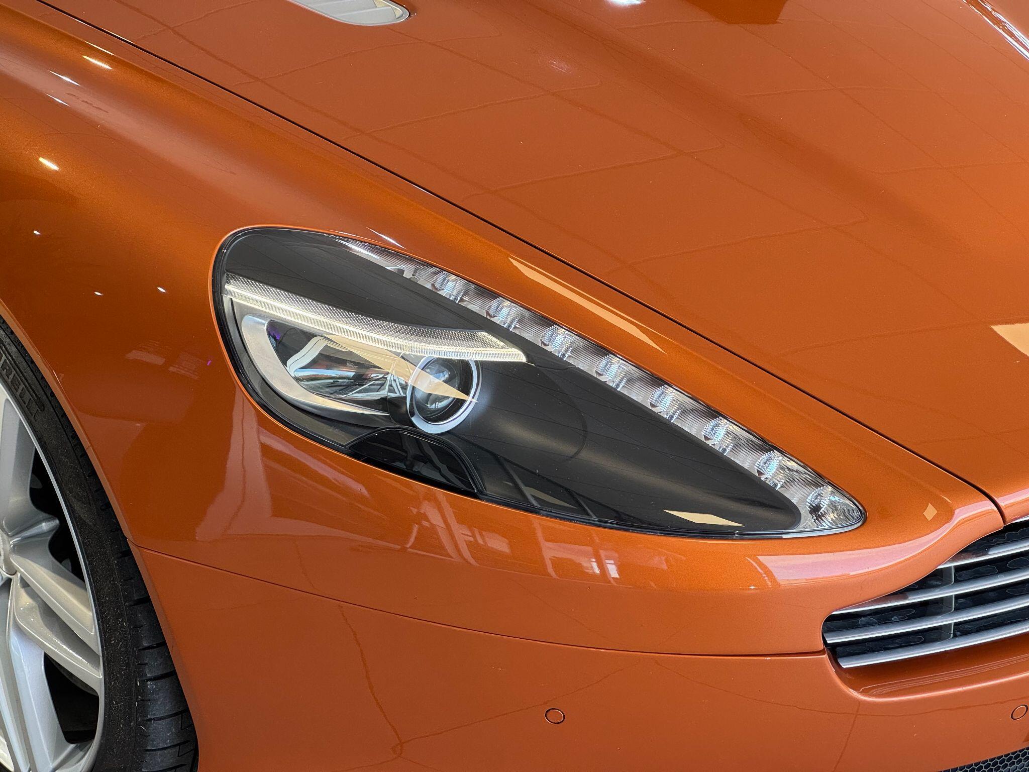 Aston Martin Virage - Image 3