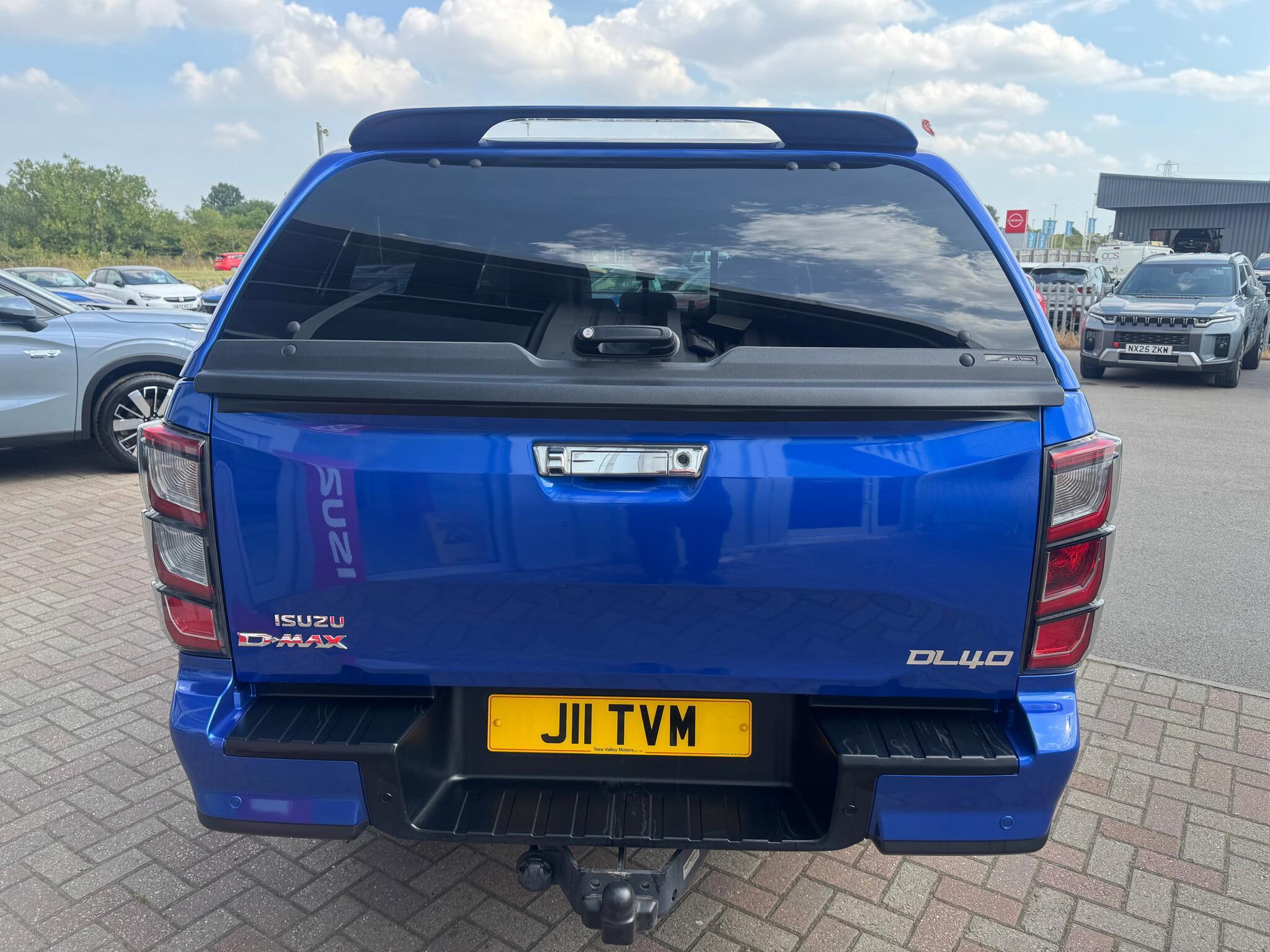 Isuzu D-MAX - Image 7