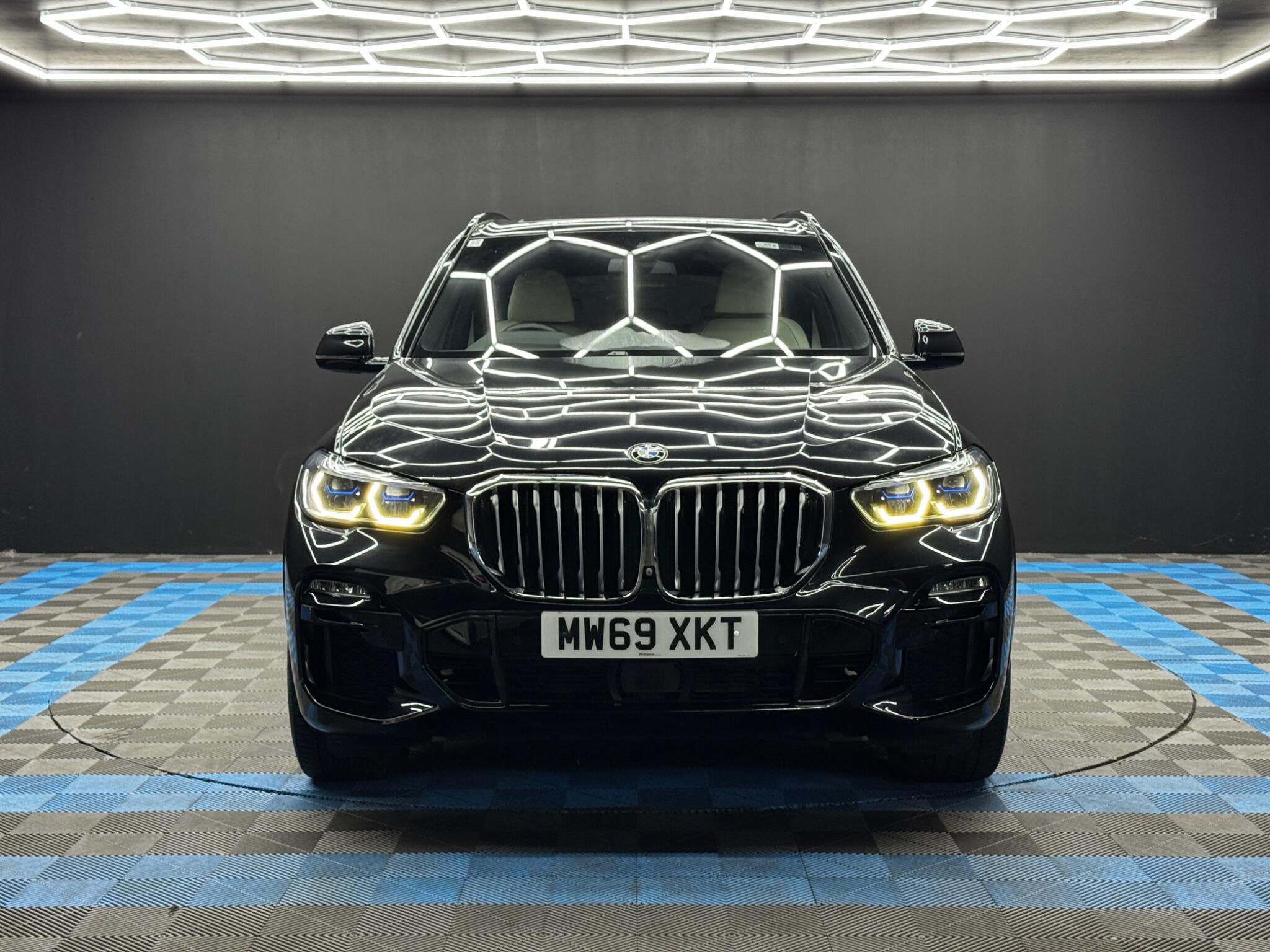 BMW X5 - Image 2