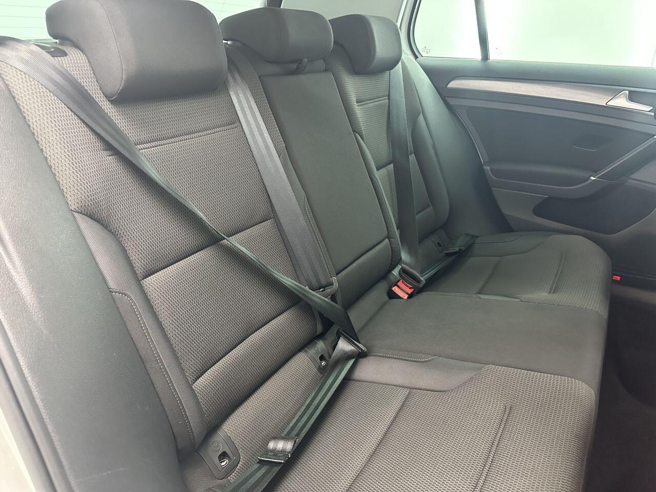 Volkswagen Golf - Image 15