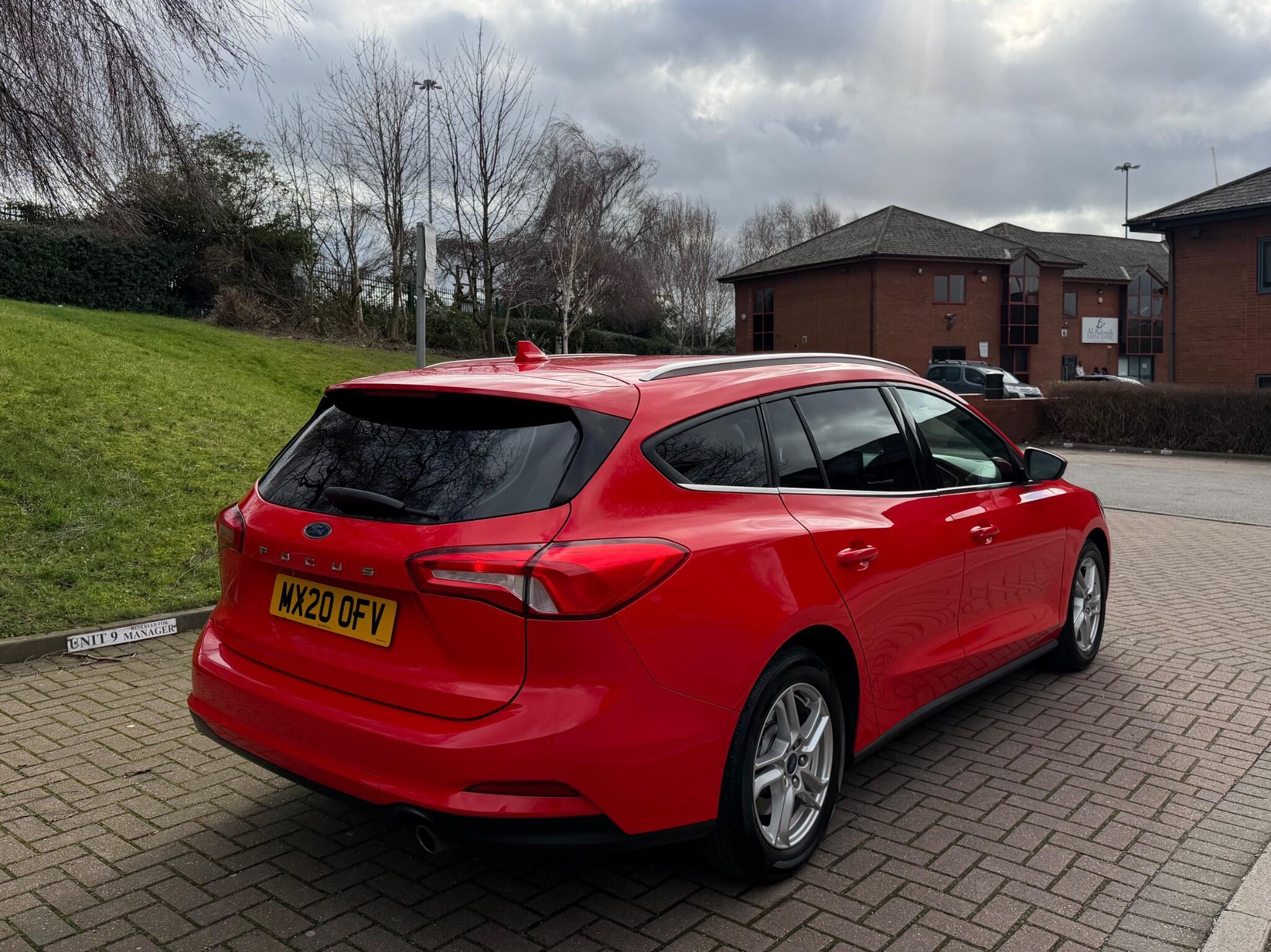 Ford Focus - Image 18