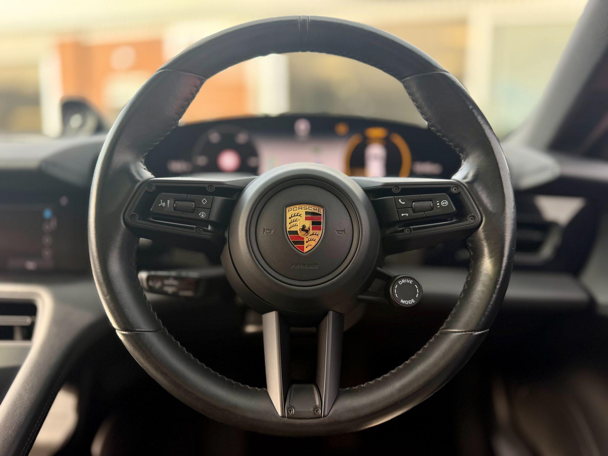 Porsche Taycan - Image 3