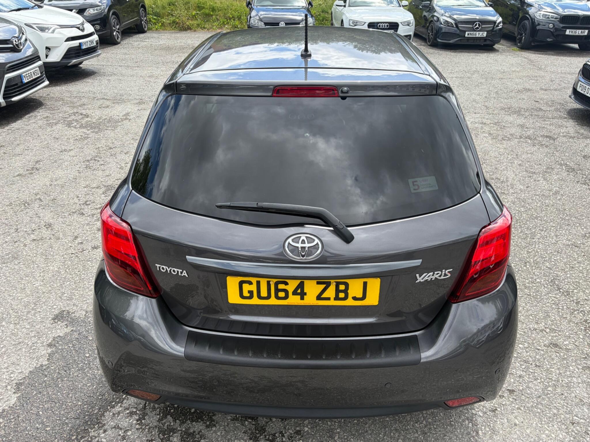 Toyota Yaris - Image 12
