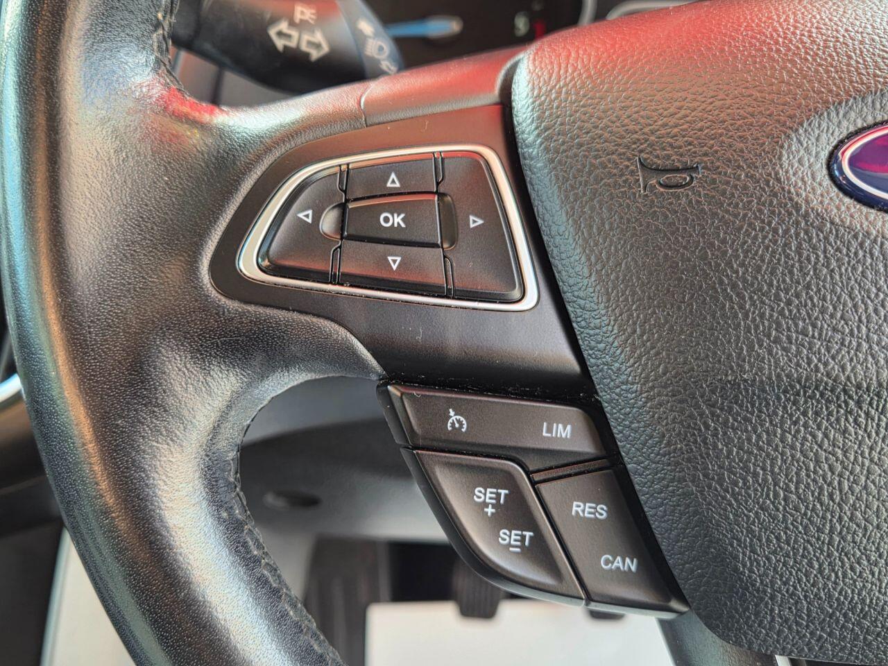 Ford Focus - Image 21