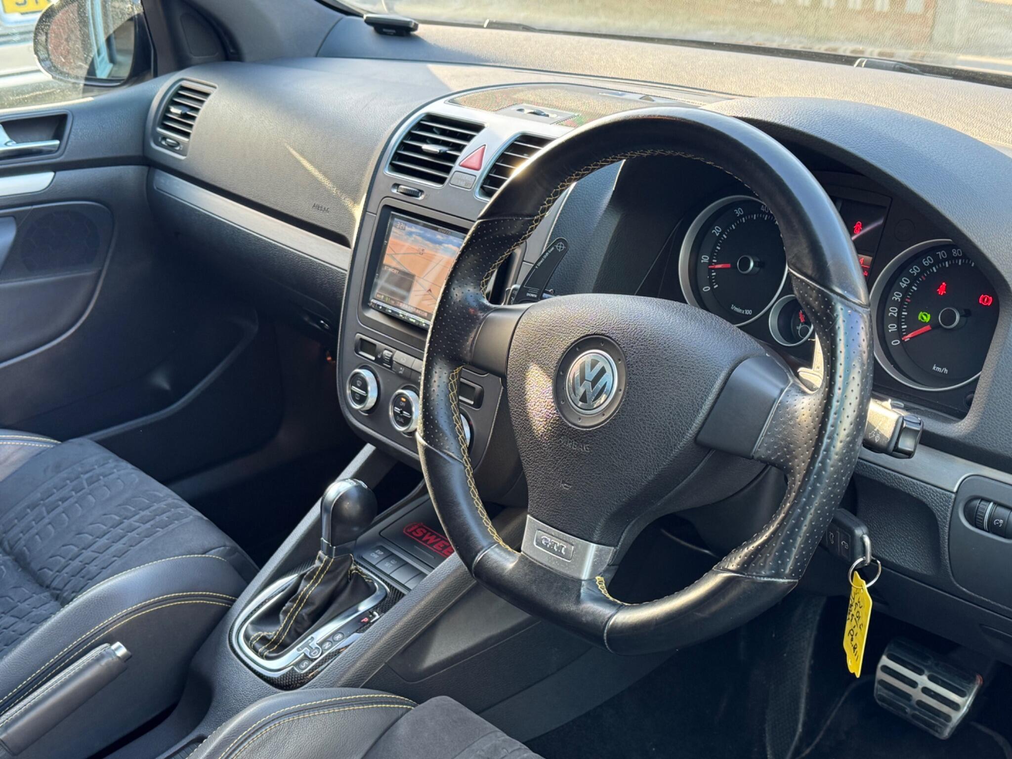 Volkswagen Golf - Image 19