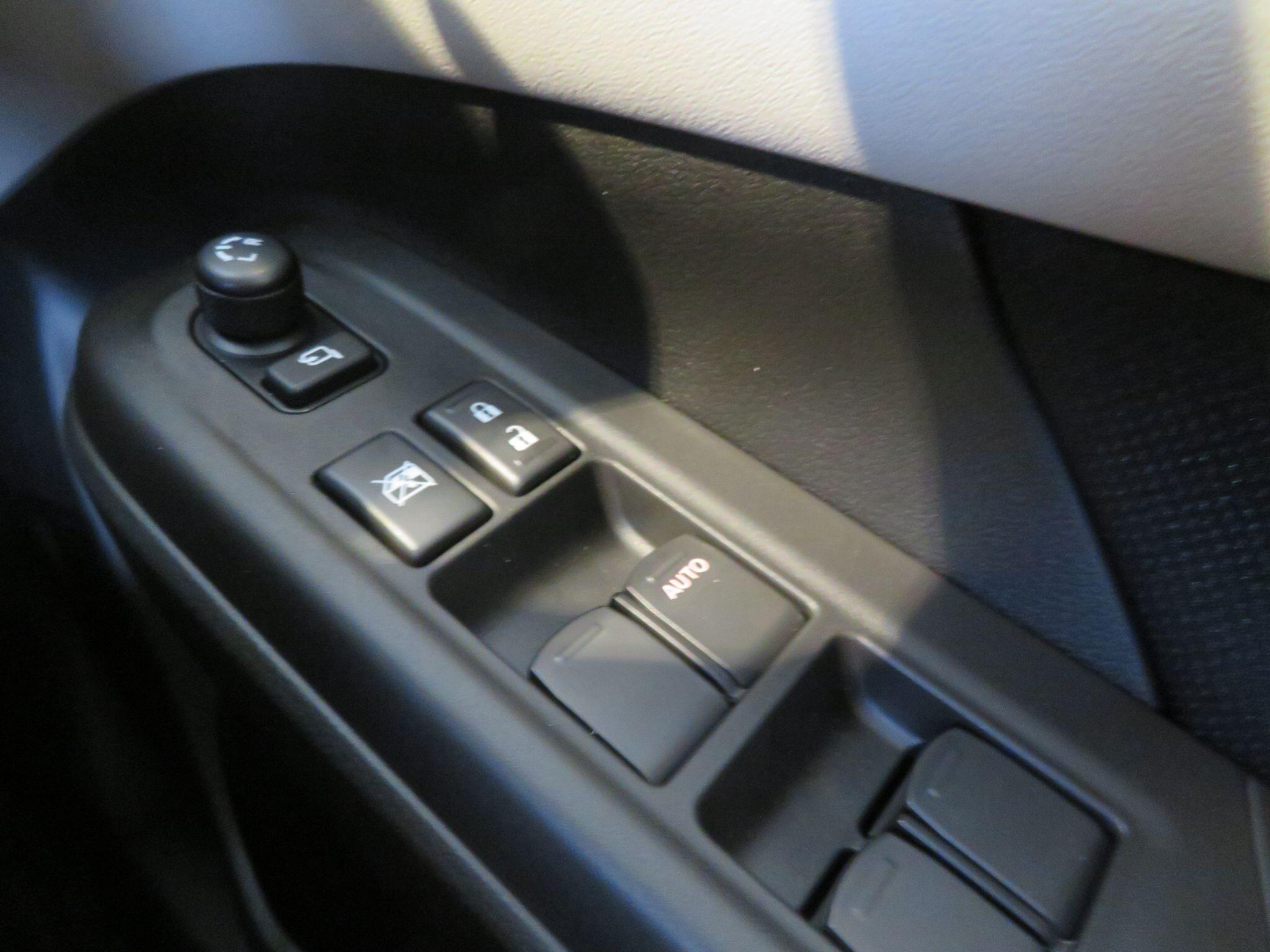Suzuki Swift - Image 19