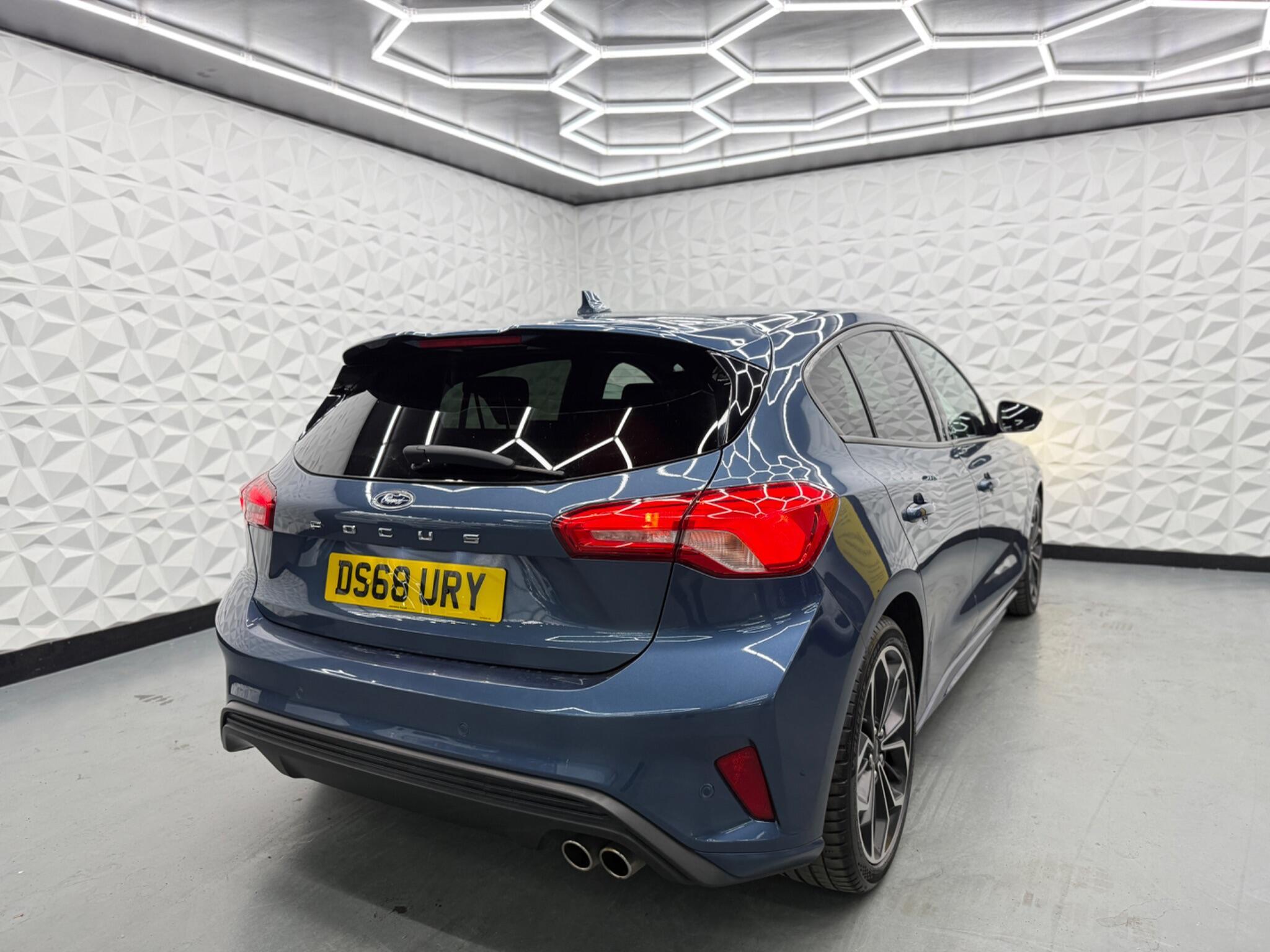 Ford Focus - Image 15