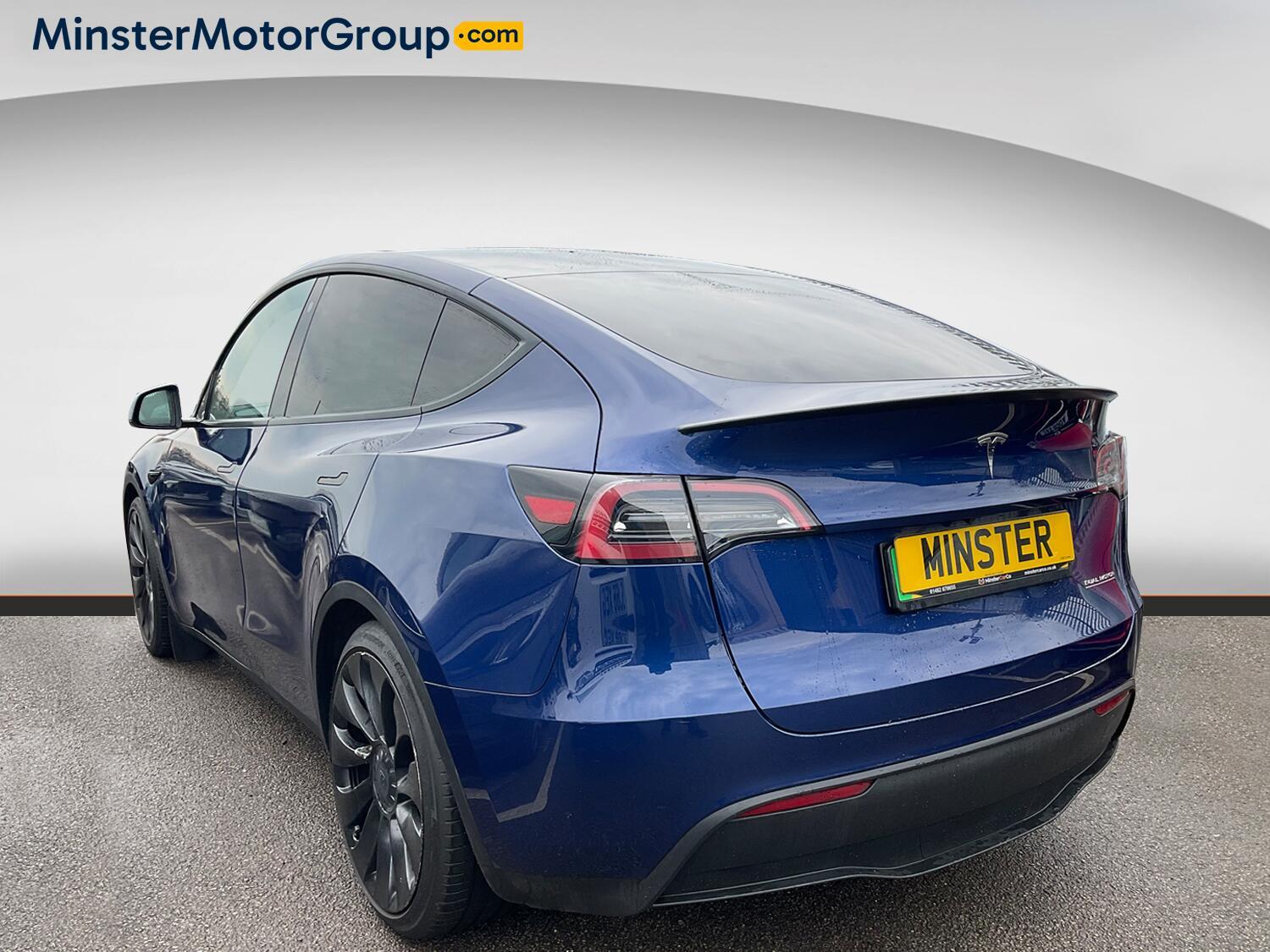 Tesla Model Y - Image 2