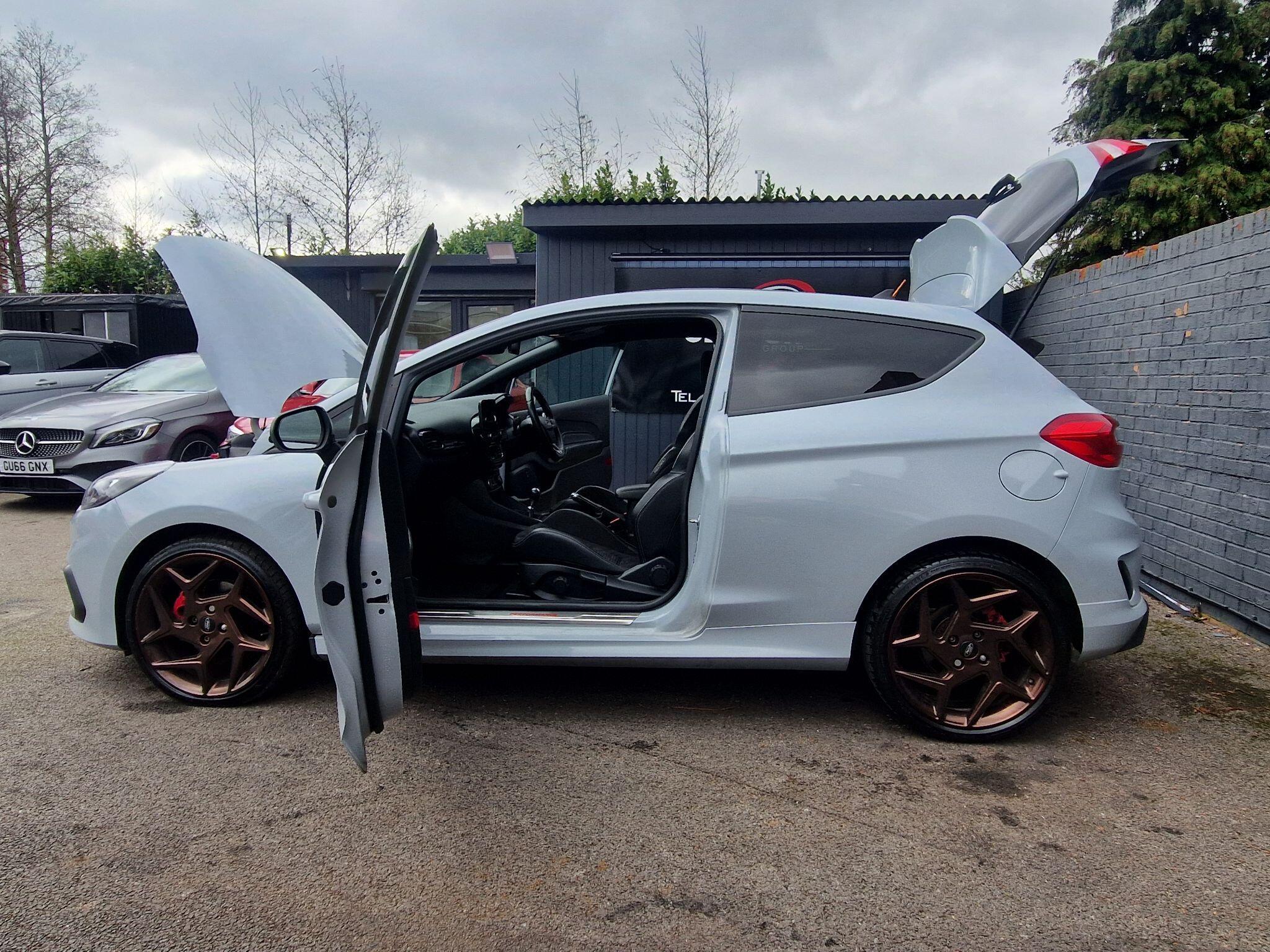 Ford Fiesta - Image 25