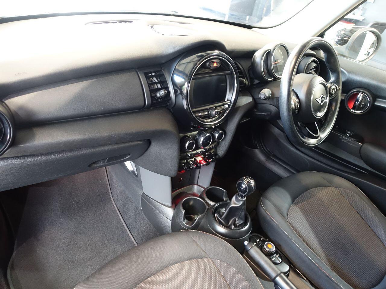 MINI Hatch - Image 11