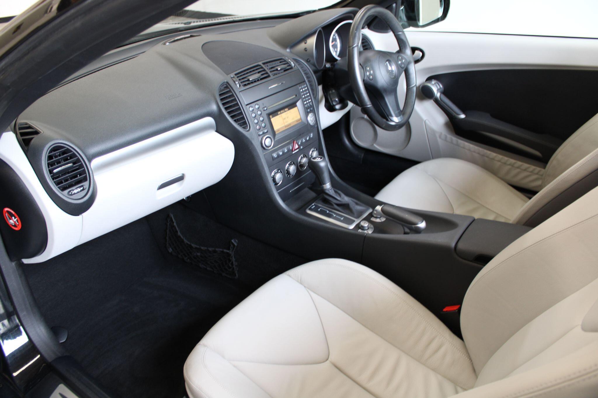 Mercedes SLK - Image 2