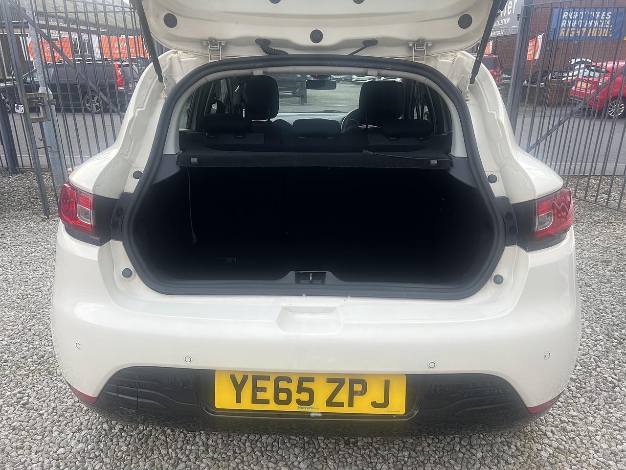 Renault Clio - Image 8