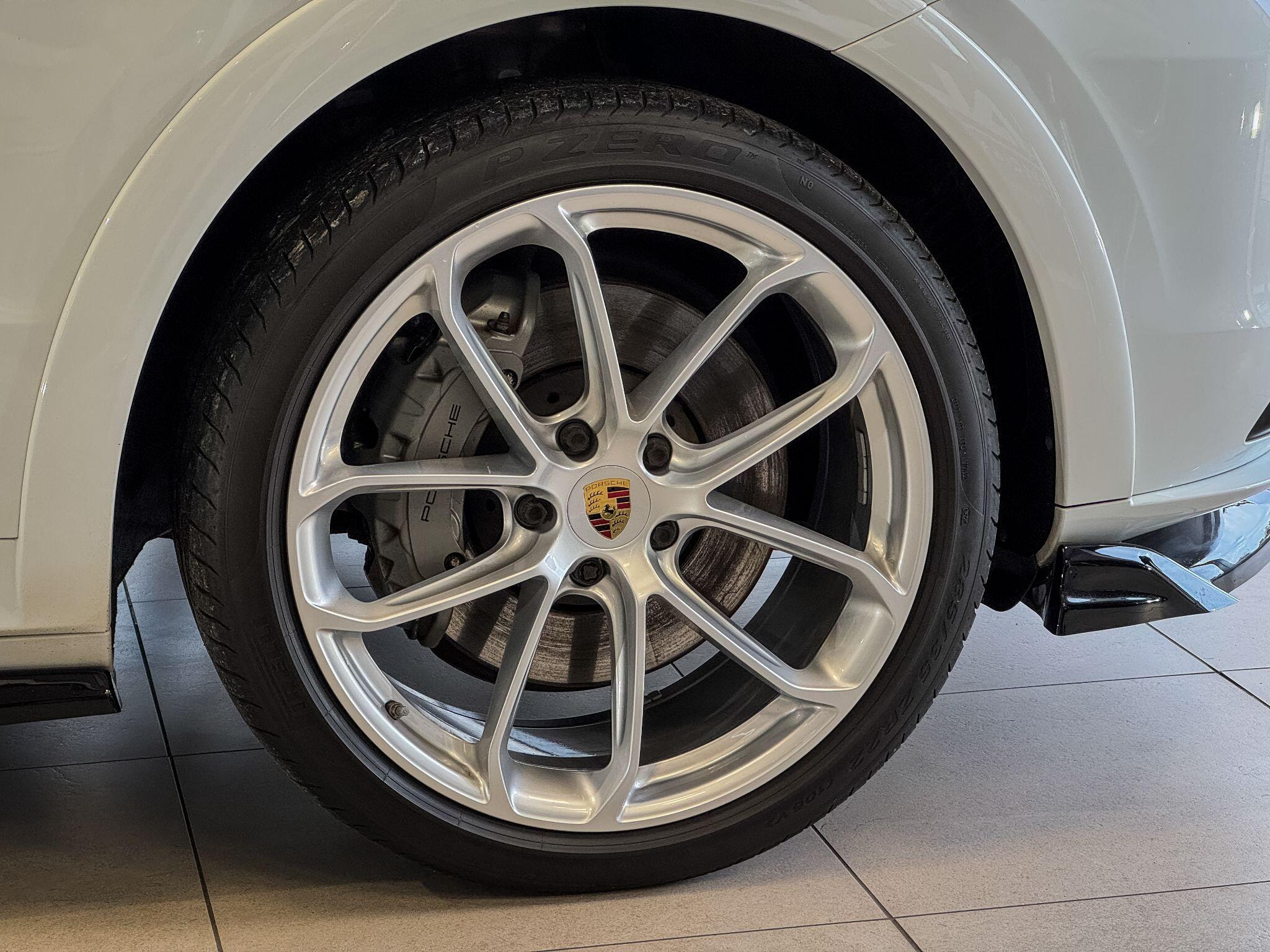 Porsche Cayenne - Image 3