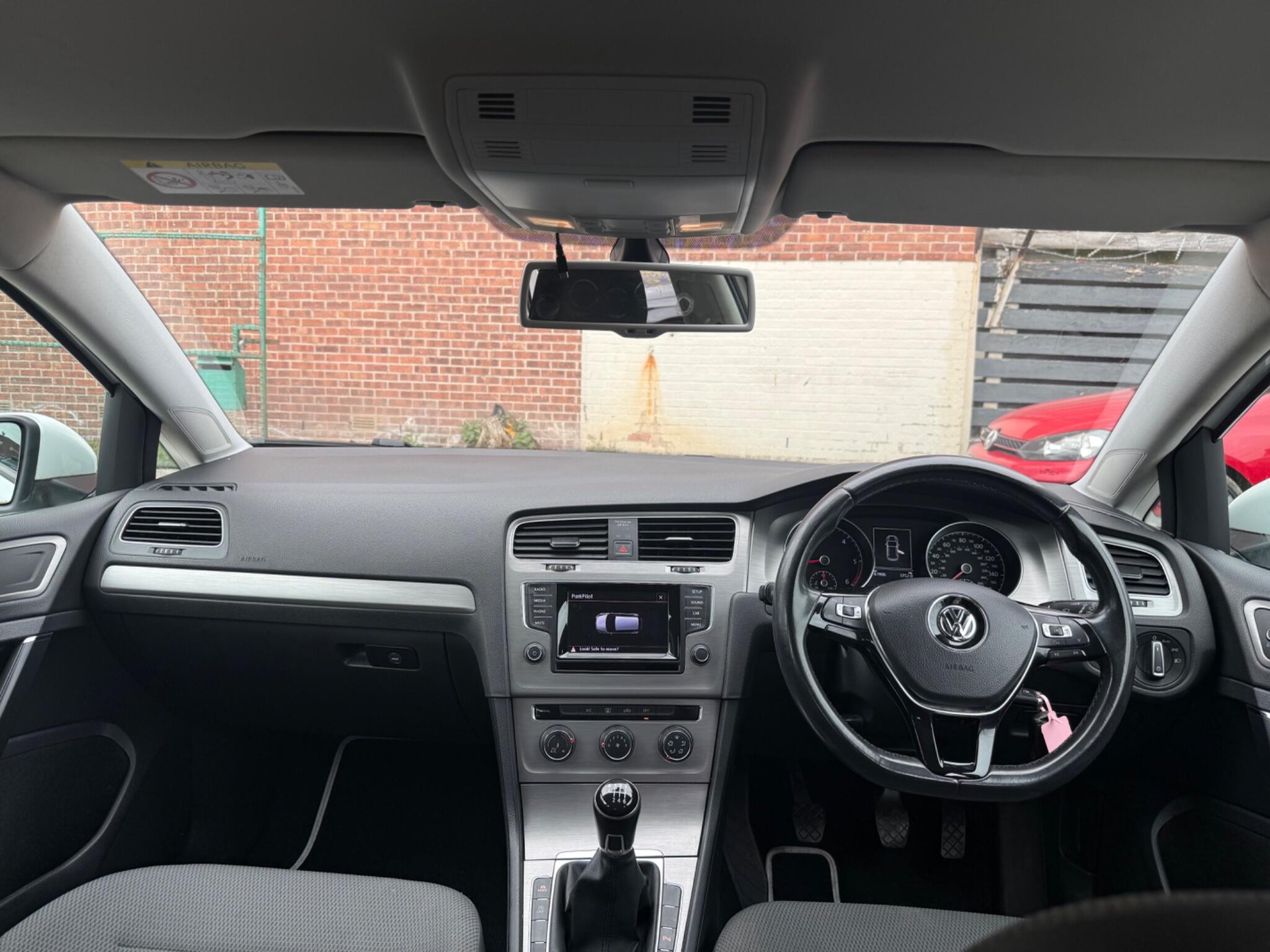 Volkswagen Golf - Image 16