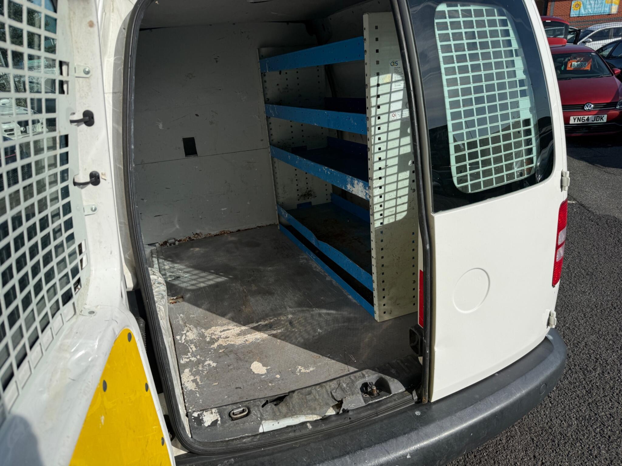 Volkswagen Caddy - Image 36