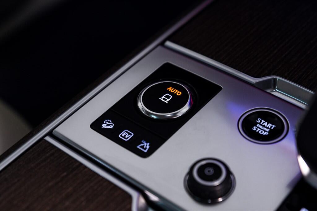 Land Rover Range Rover - Image 23