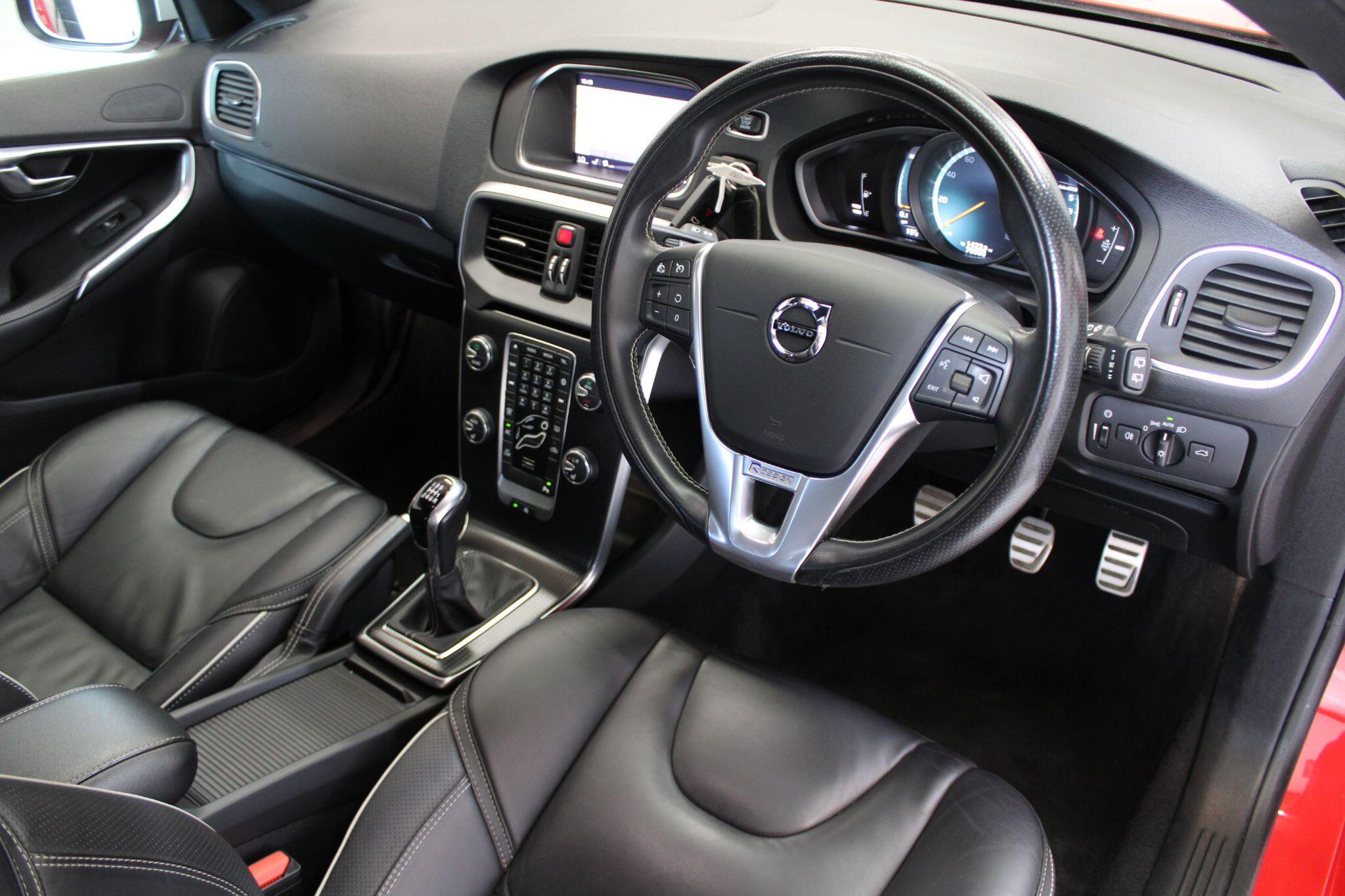 Volvo V40 - Image 46