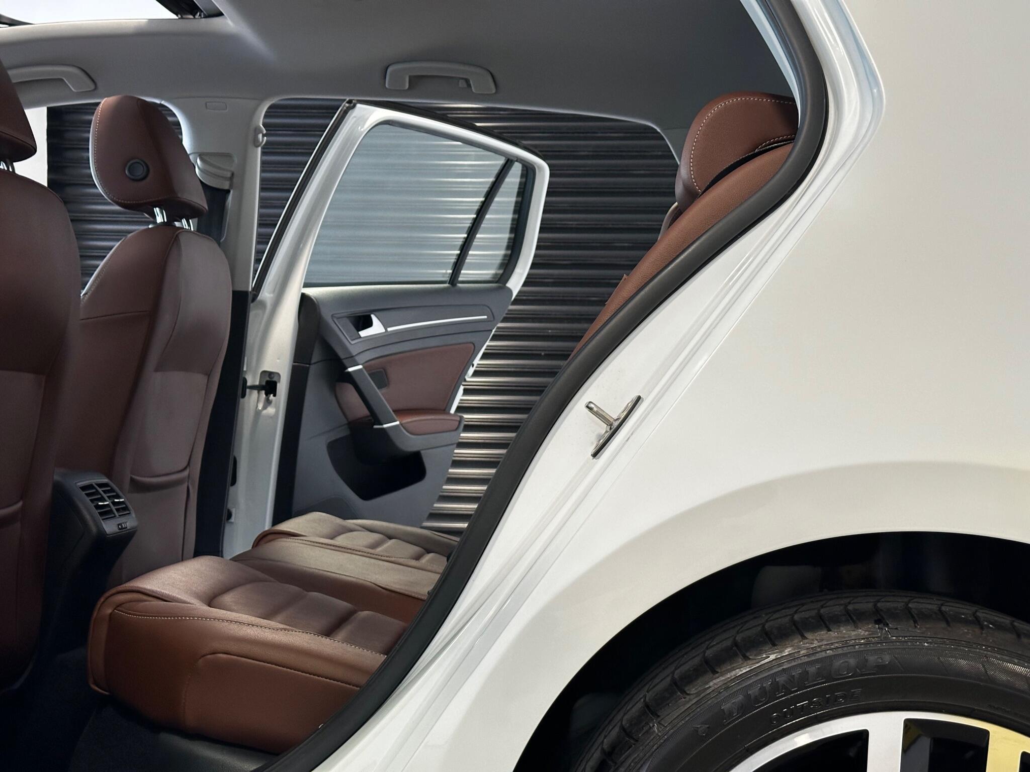 Volkswagen Golf - Image 23