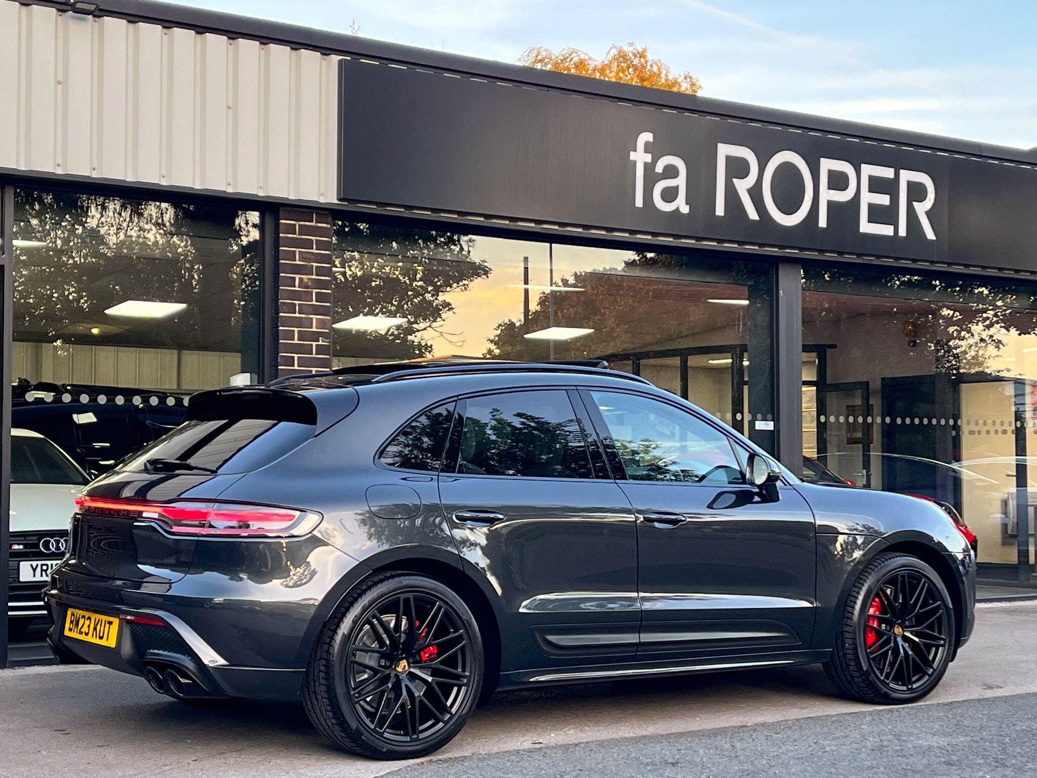 Porsche Macan - Image 18