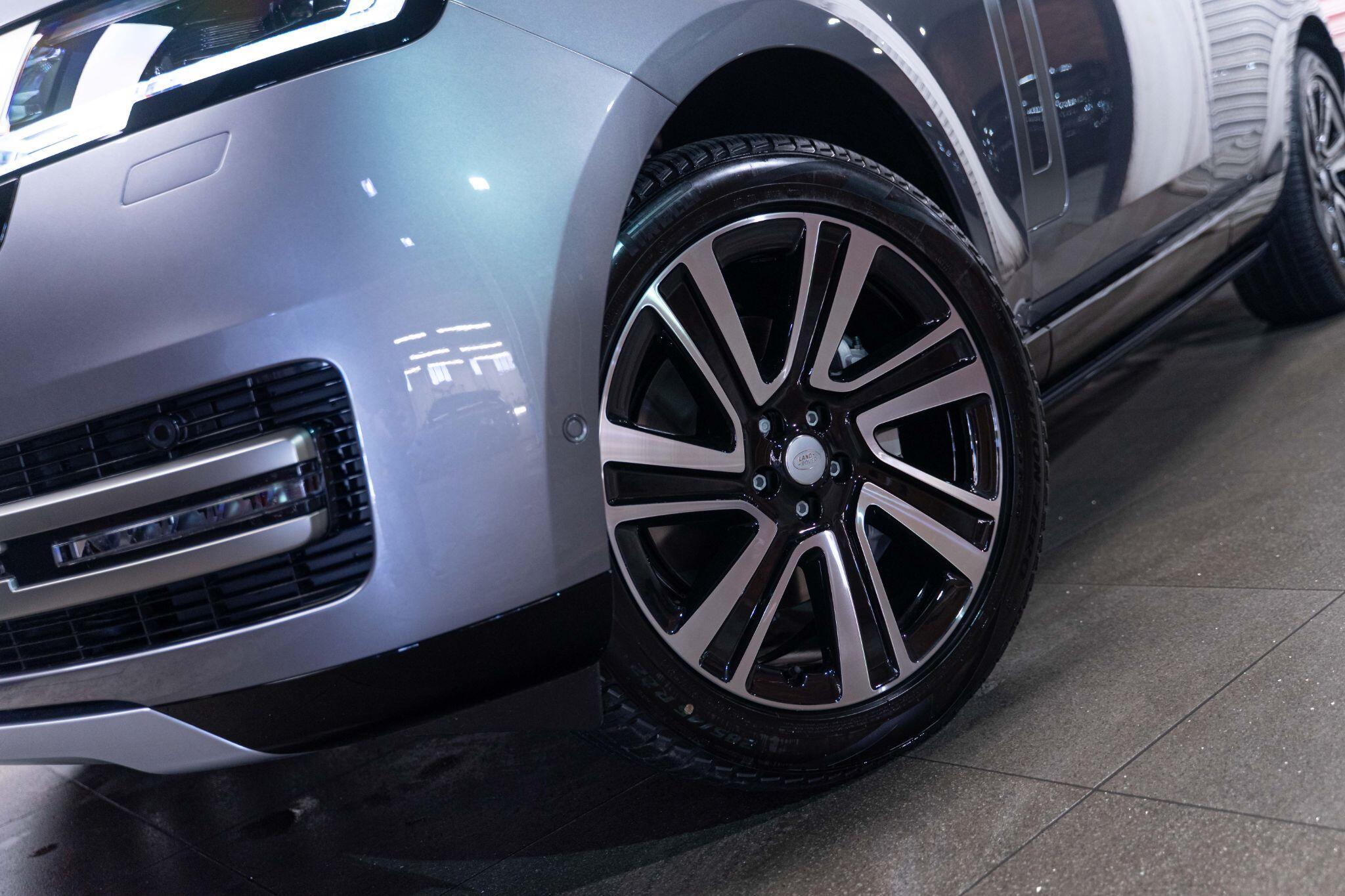 Land Rover Range Rover - Image 16