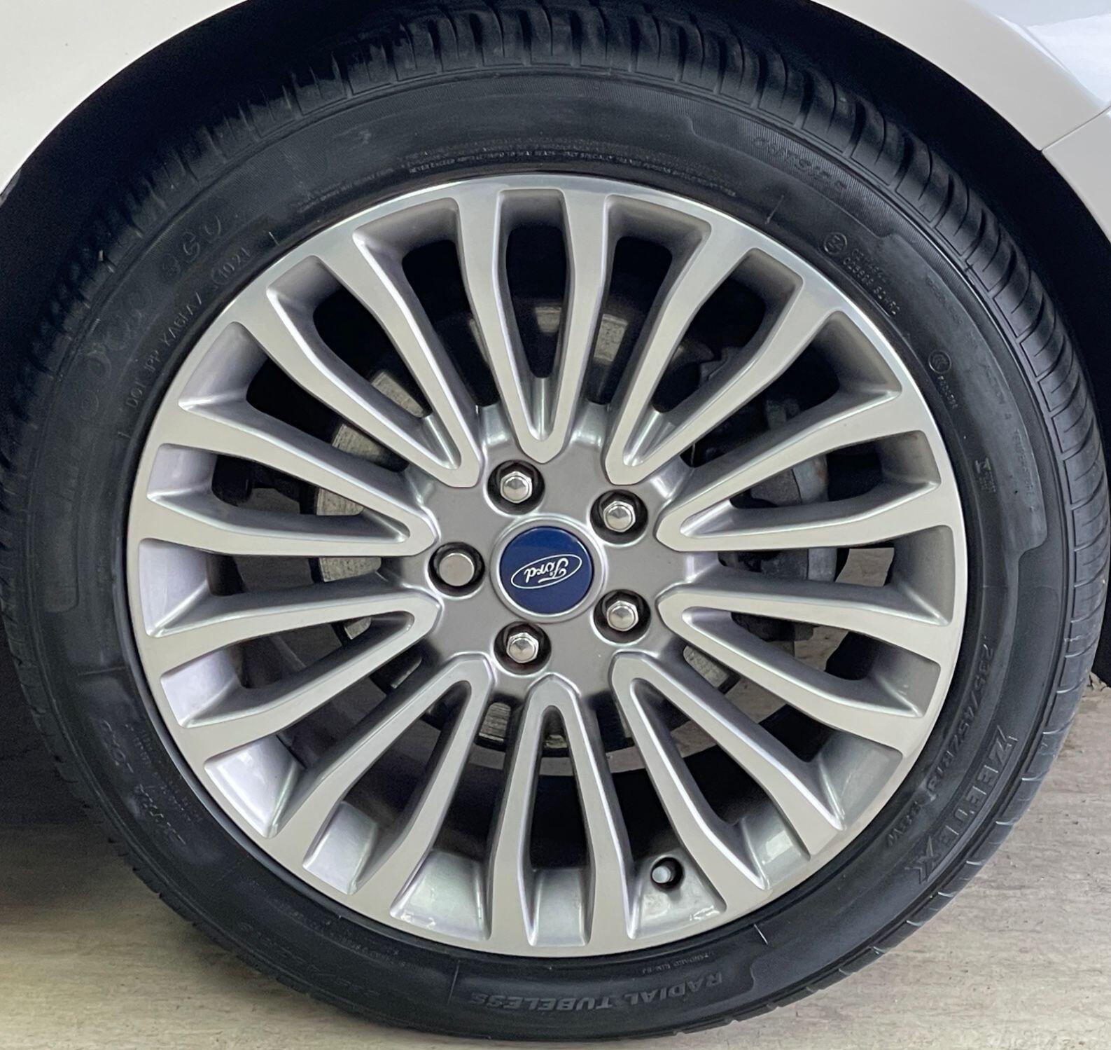 Ford Mondeo - Image 15