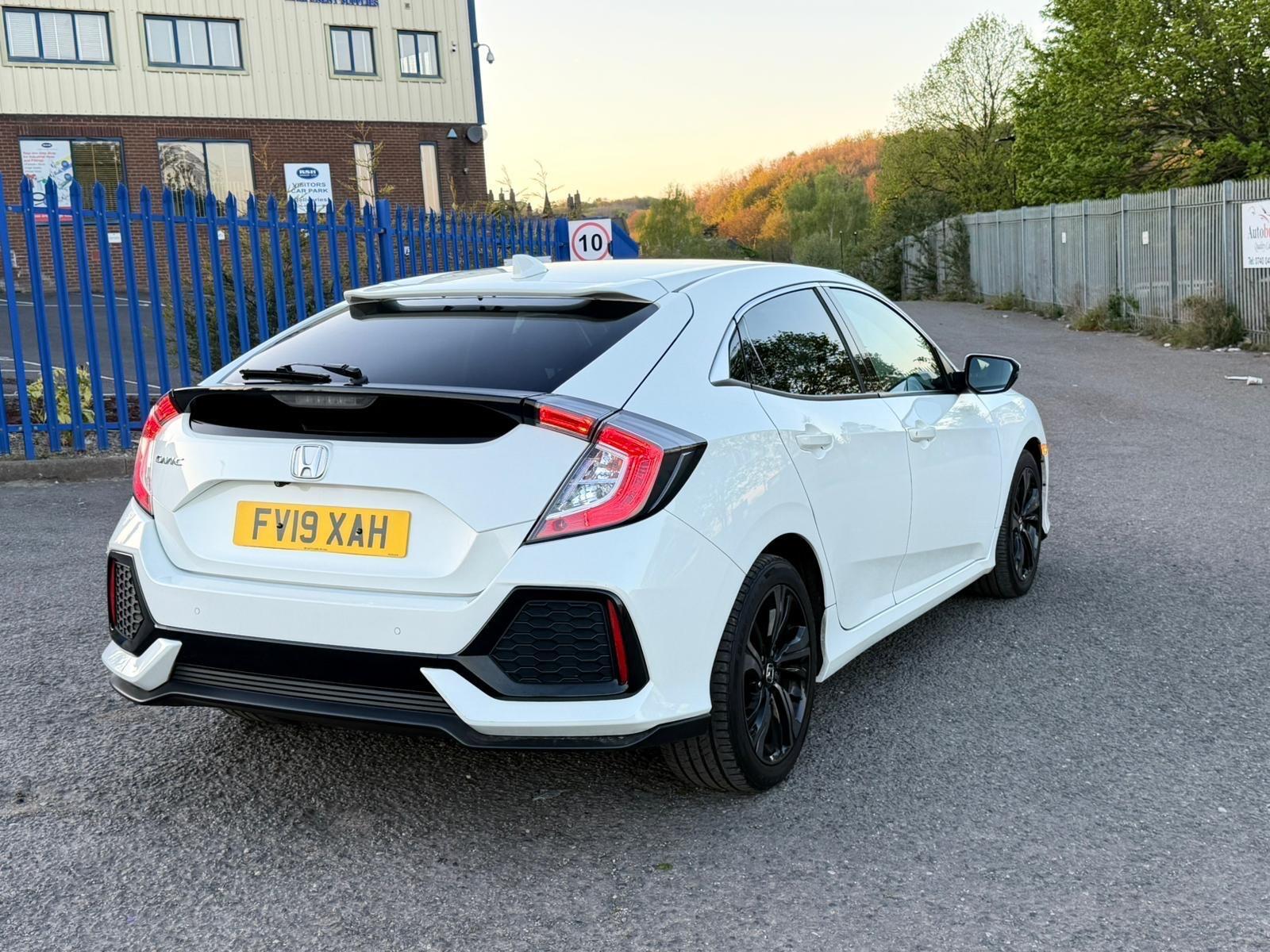 Honda Civic - Image 14