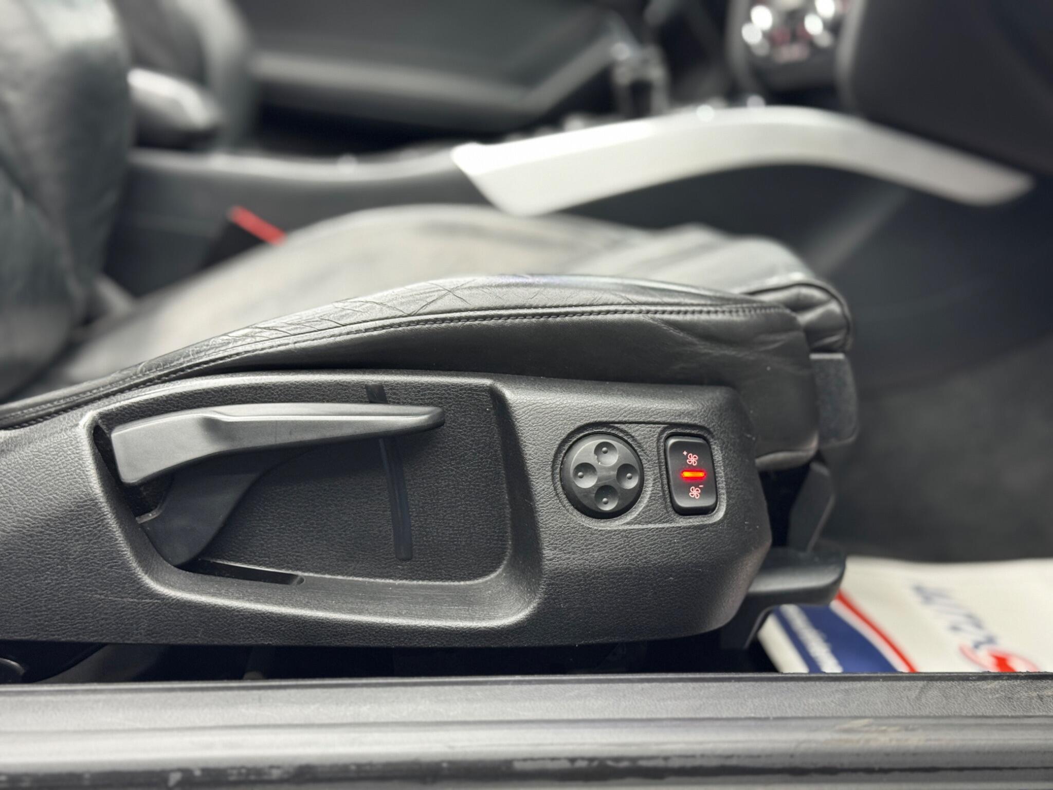 Audi A5 CABRIOLET - Image 37