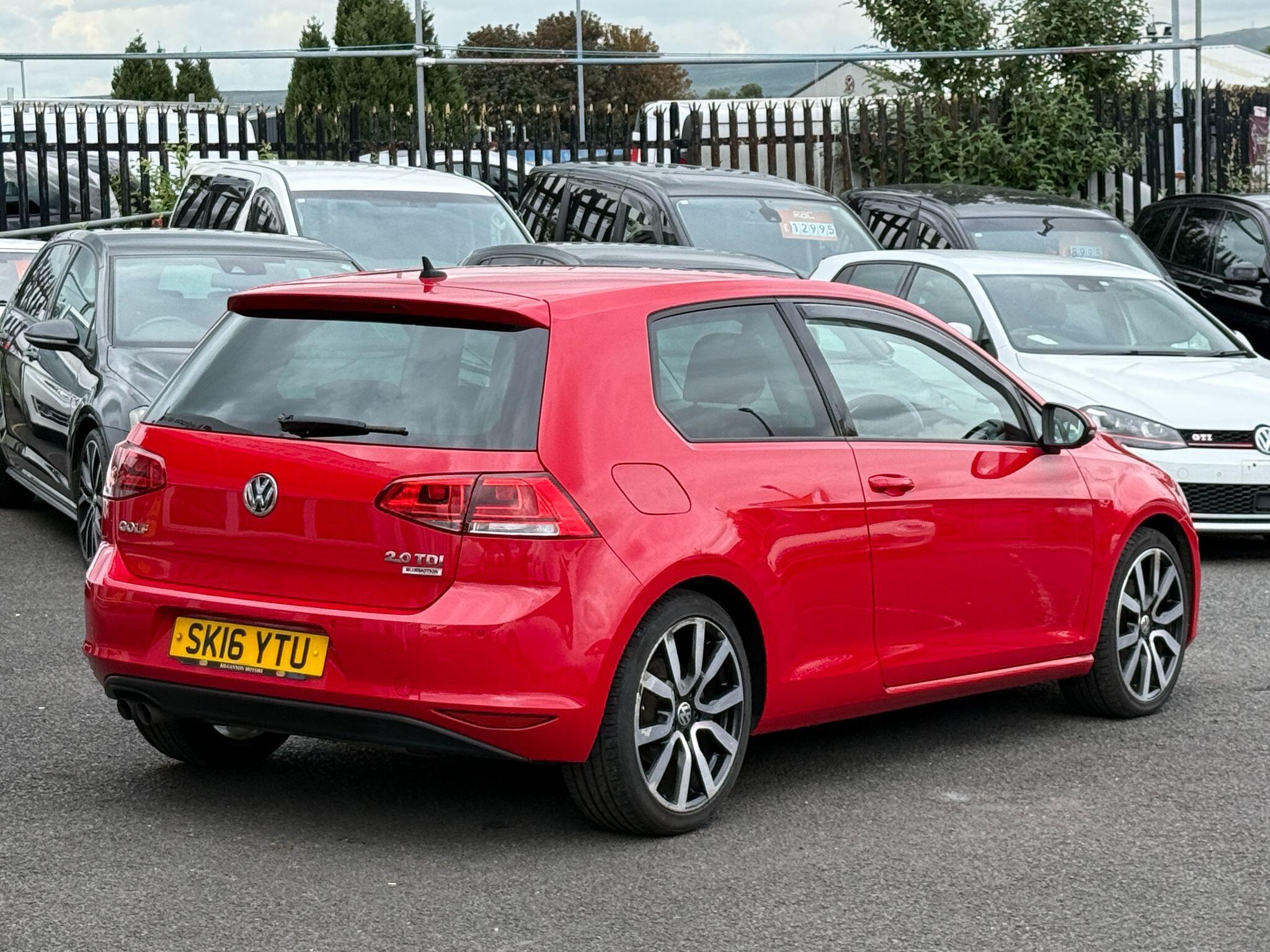 Volkswagen Golf - Image 18