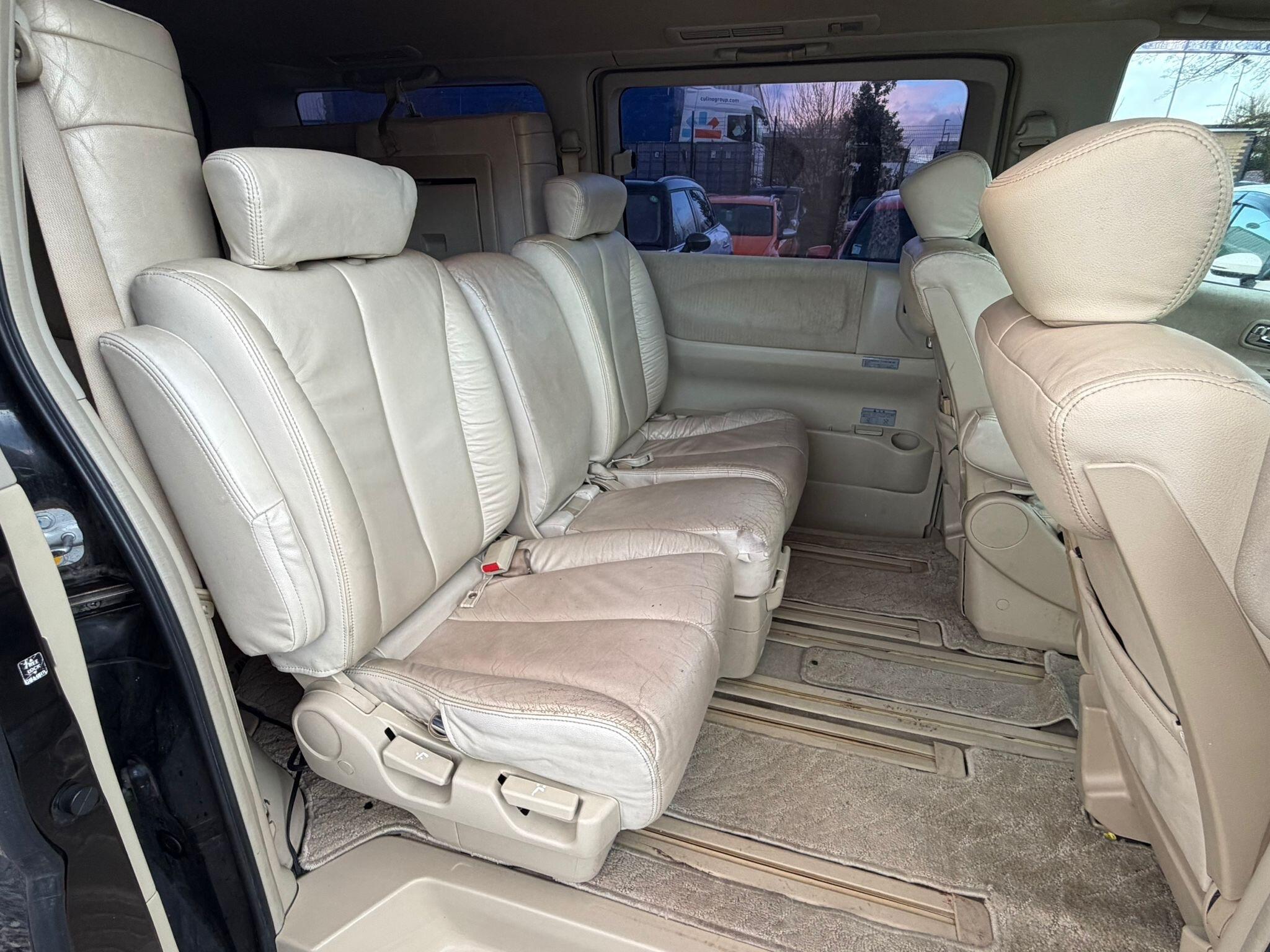 Nissan Elgrand - Image 9