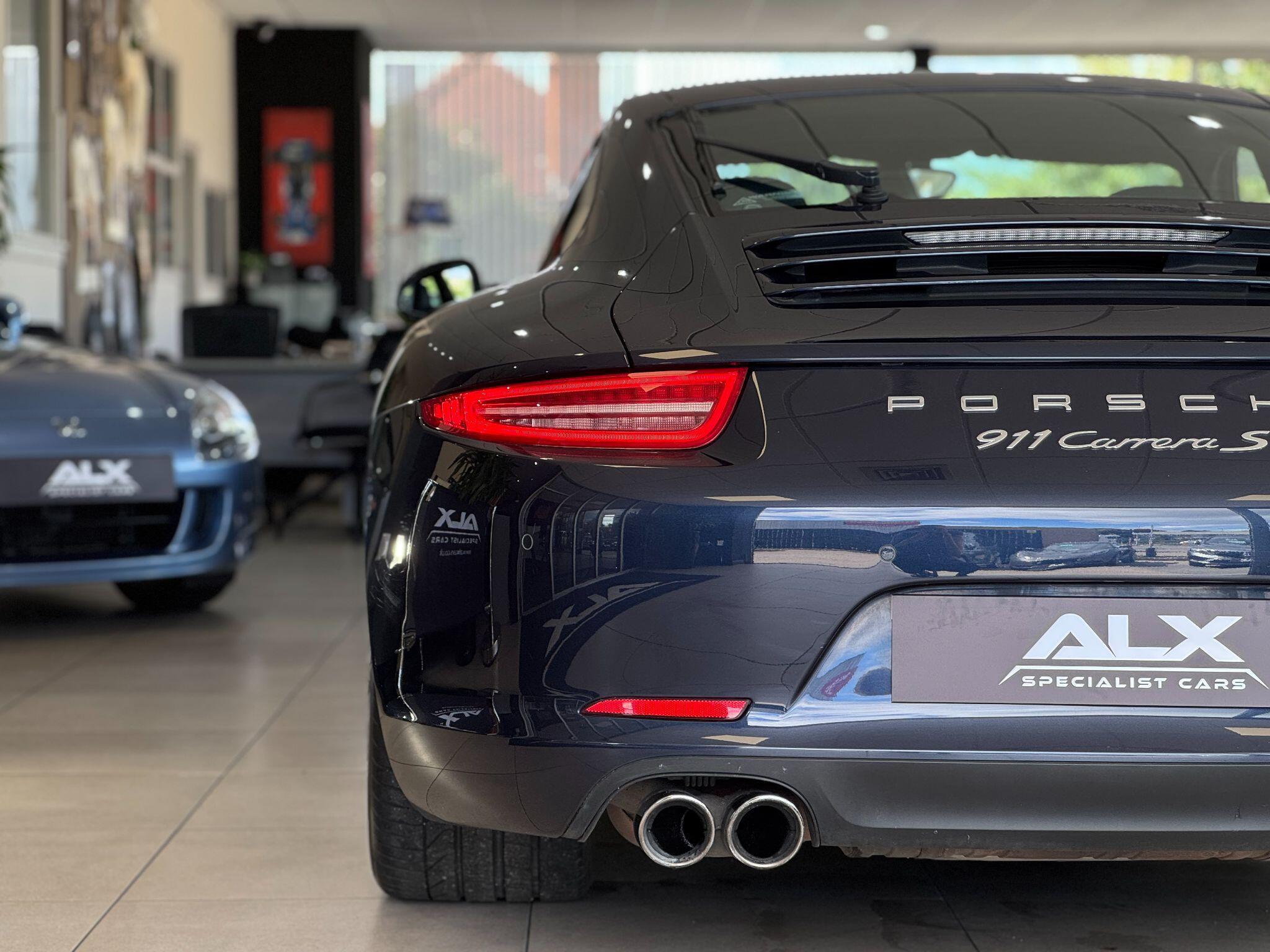 Porsche 911 - Image 12