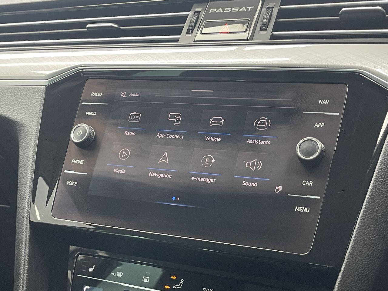 Volkswagen Passat - Image 39