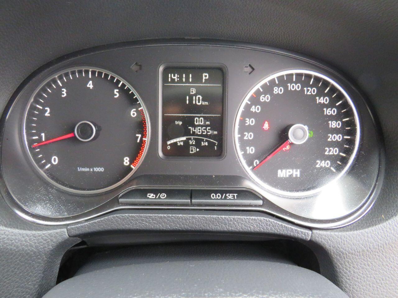 Volkswagen Polo - Image 12