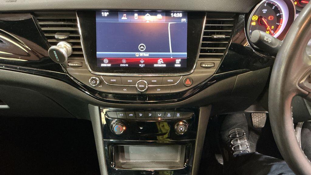 Vauxhall Astra - Image 4