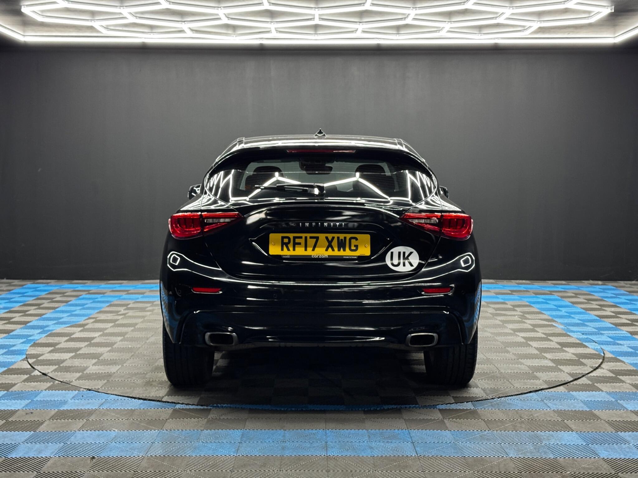 Infiniti Q30 - Image 6