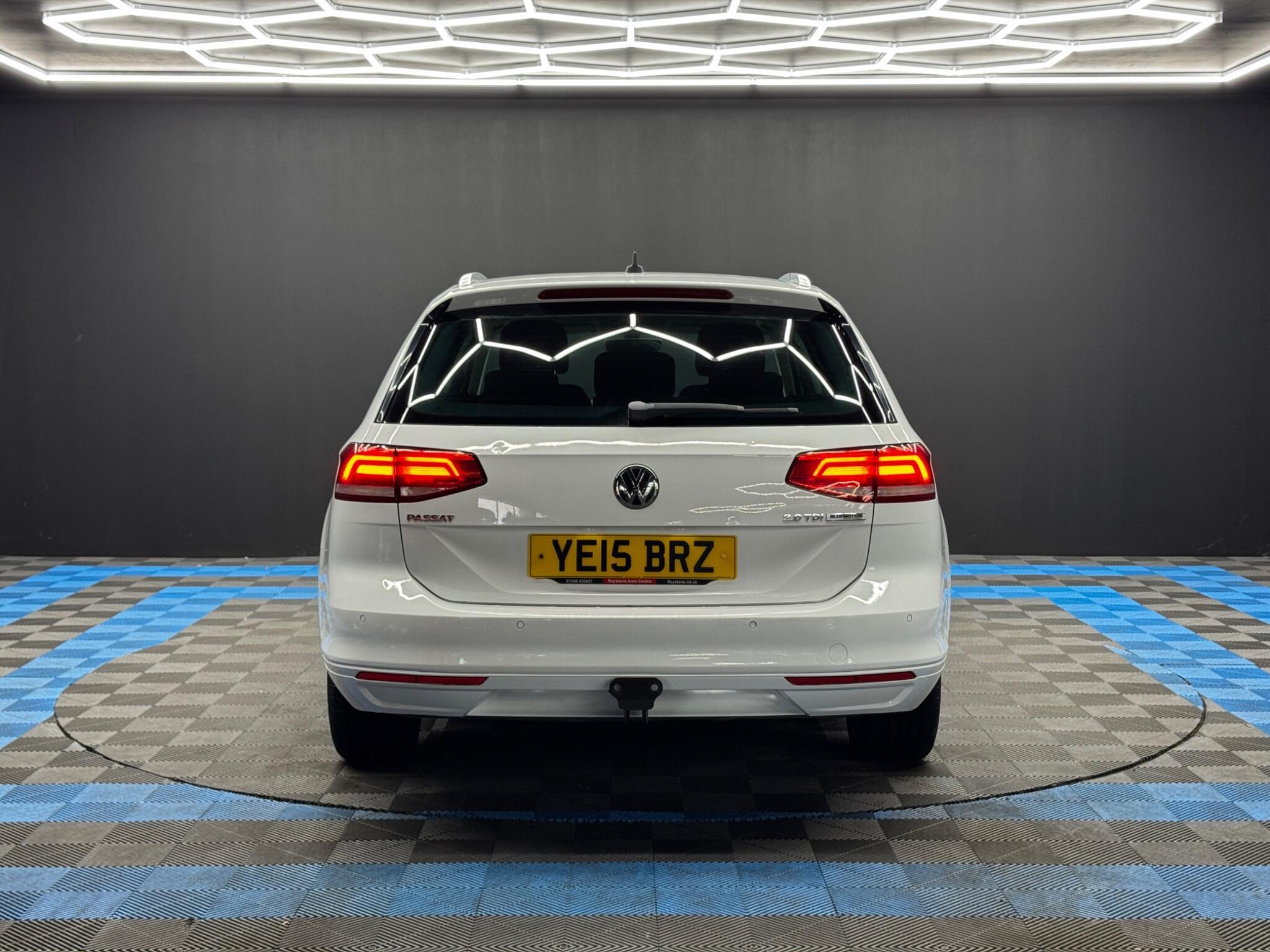 Volkswagen Passat - Image 6