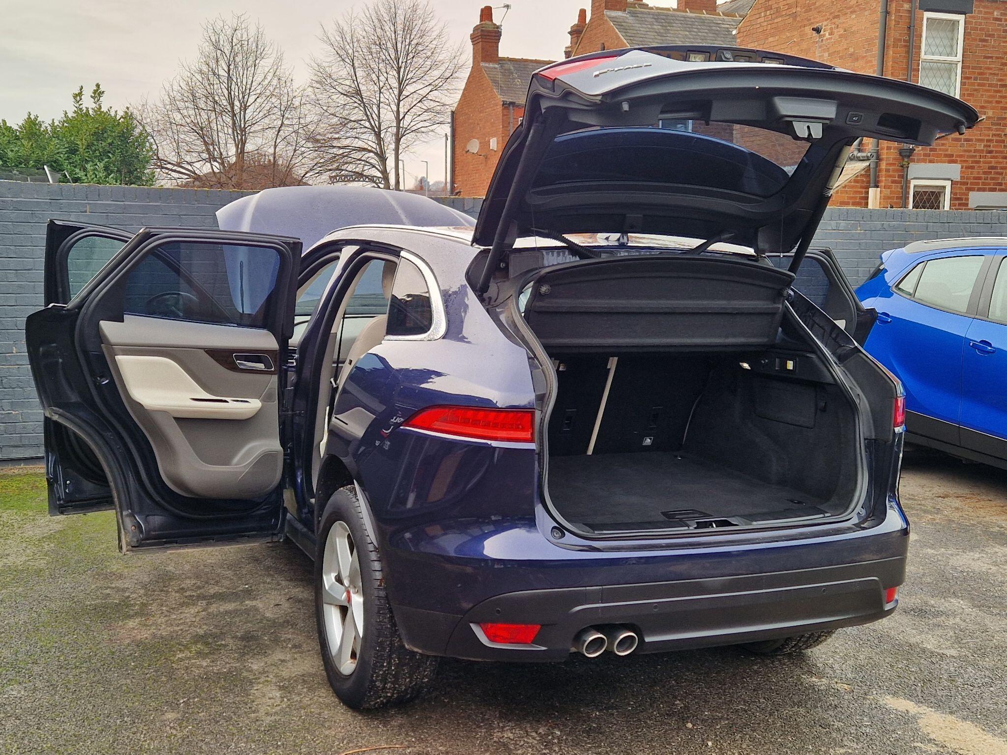 Jaguar F-Pace - Image 19