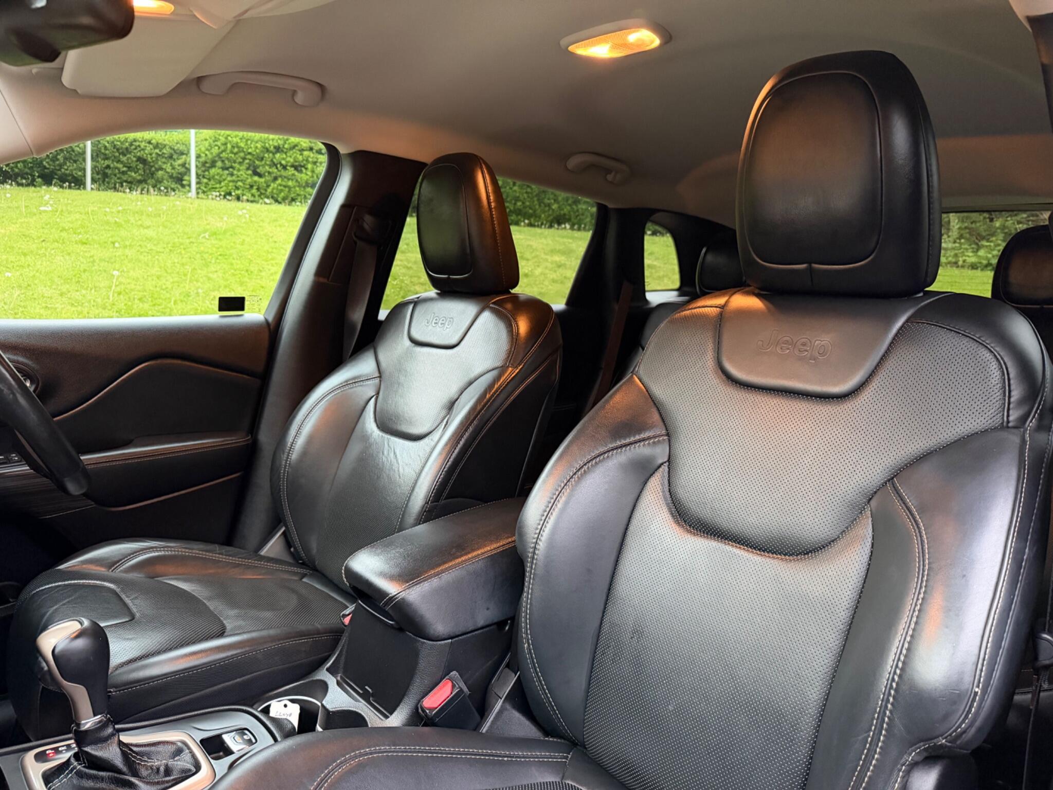 Jeep Cherokee - Image 37