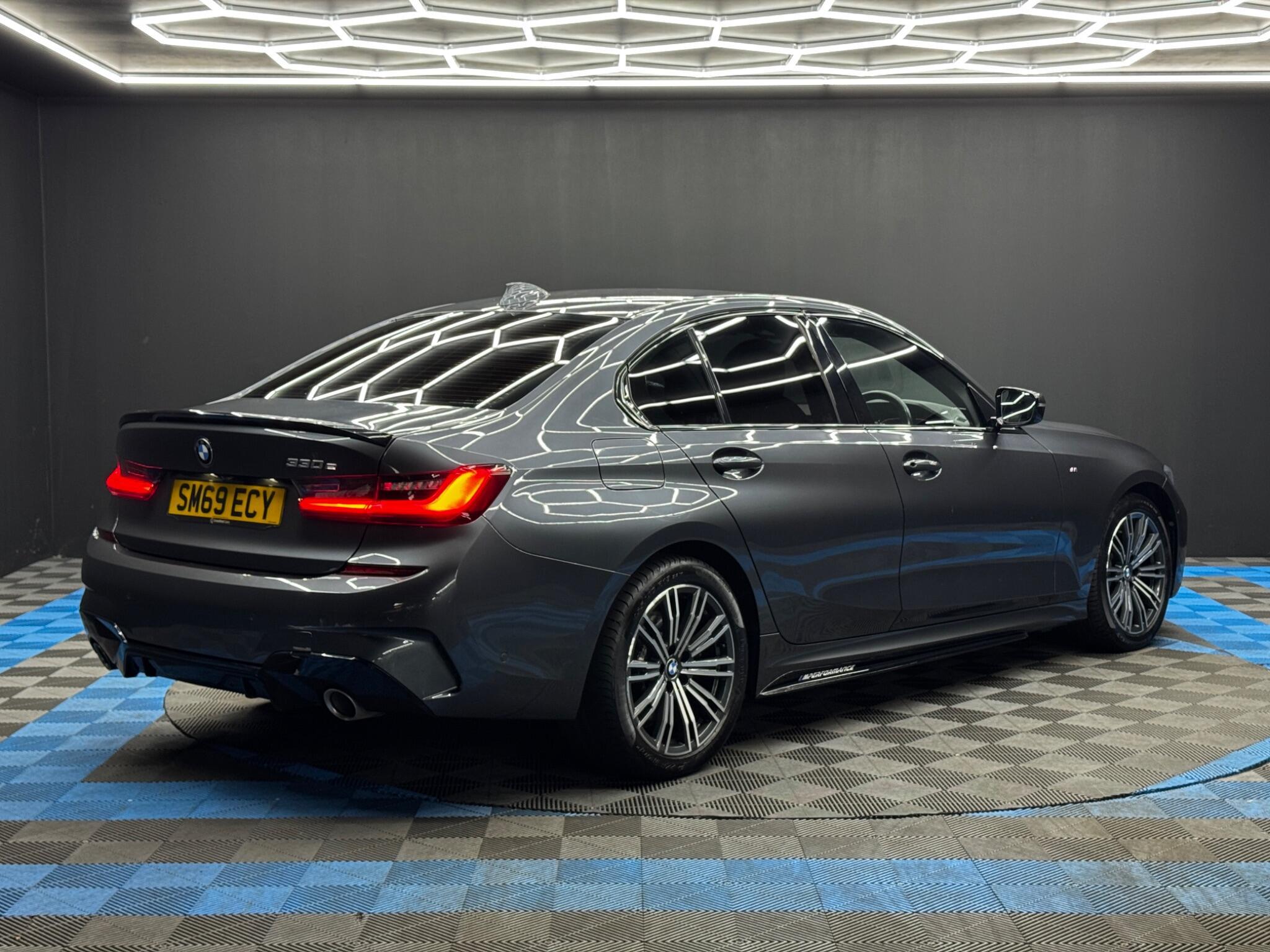 BMW 3 Series - Image 5