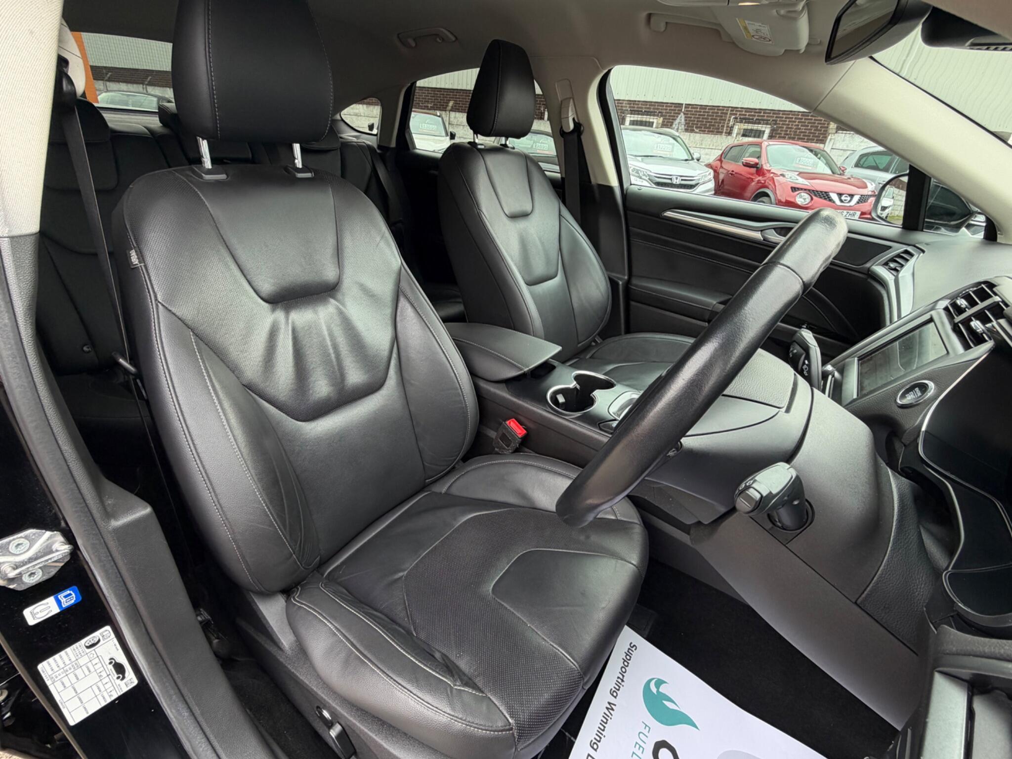 Ford Mondeo - Image 11