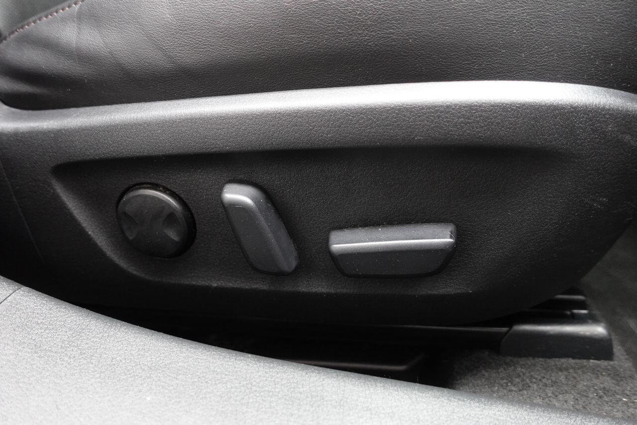 Mazda MAZDA3 - Image 12