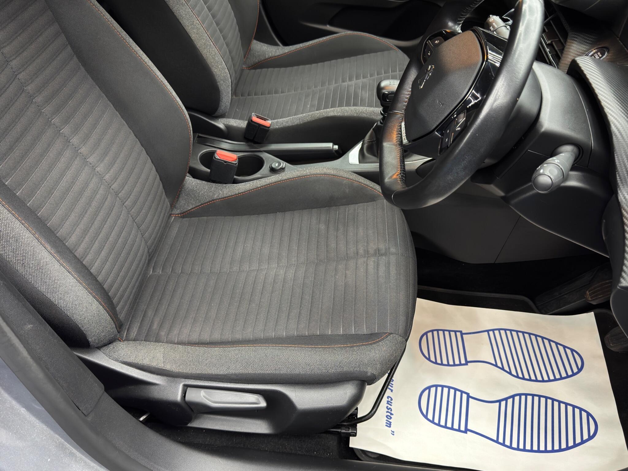 Peugeot 208 - Image 13