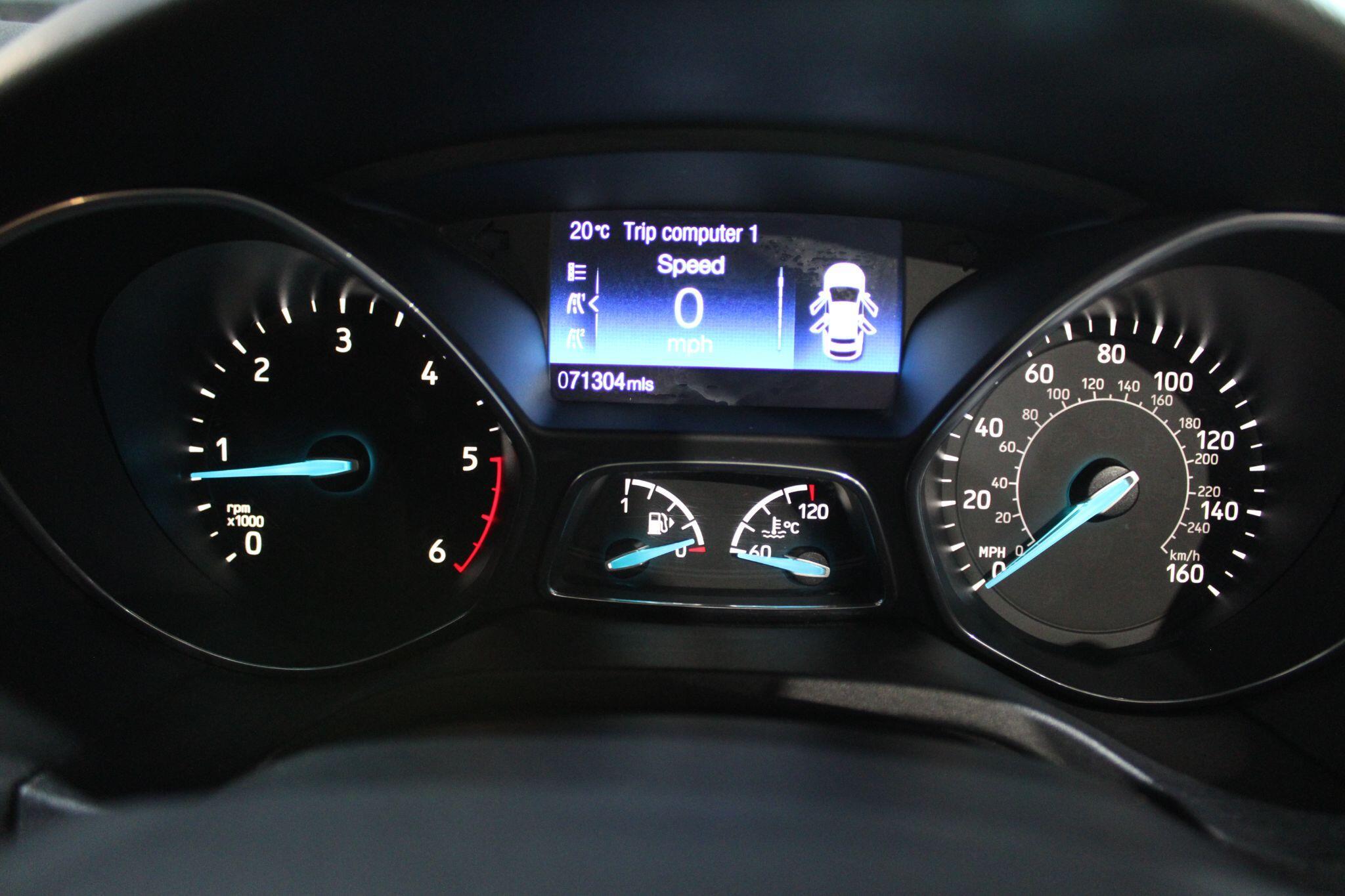 Ford Focus - Image 9