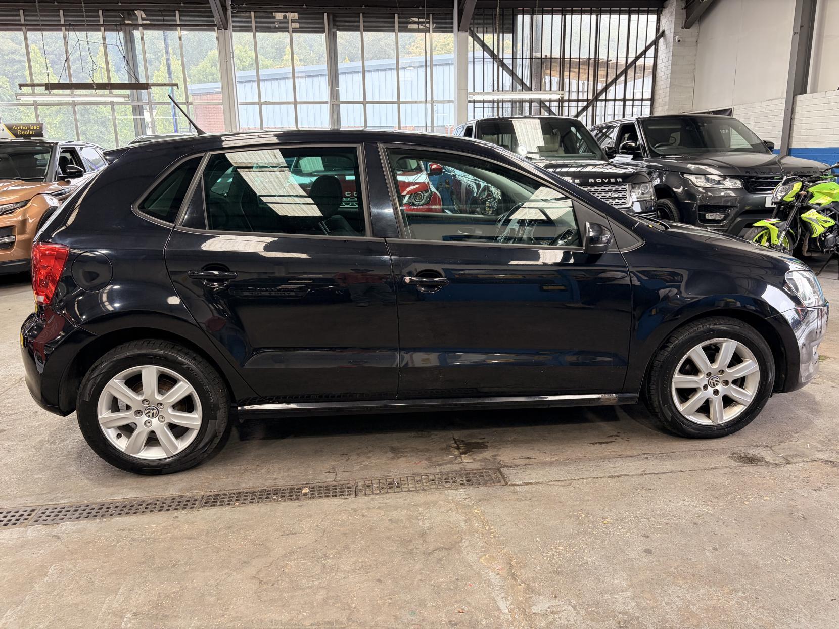 Volkswagen Polo - Image 7