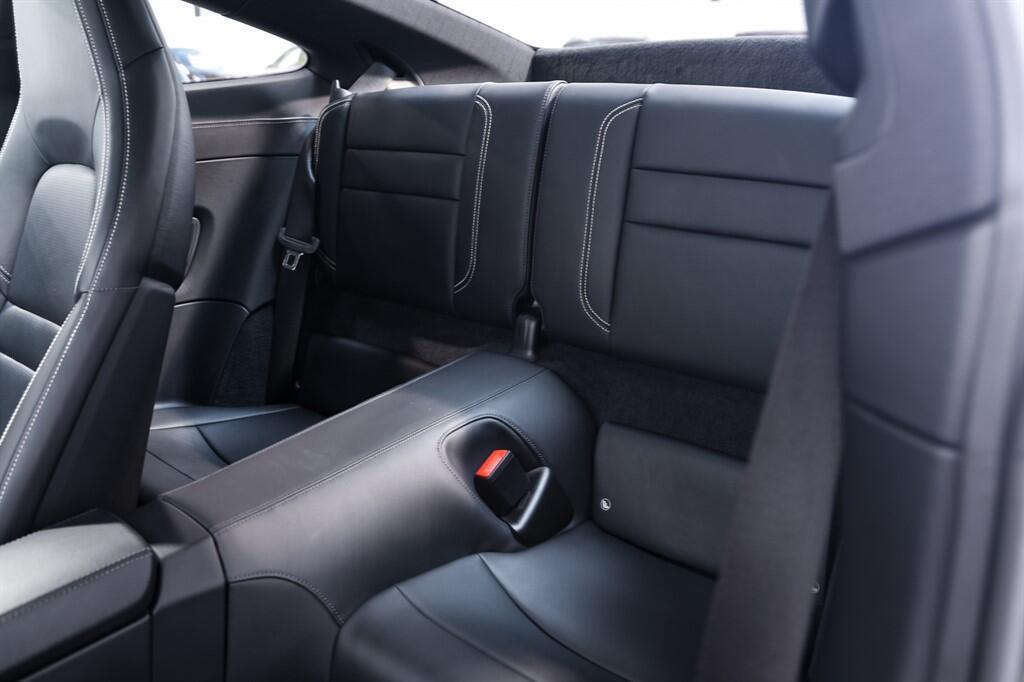 Porsche 911 - Image 20