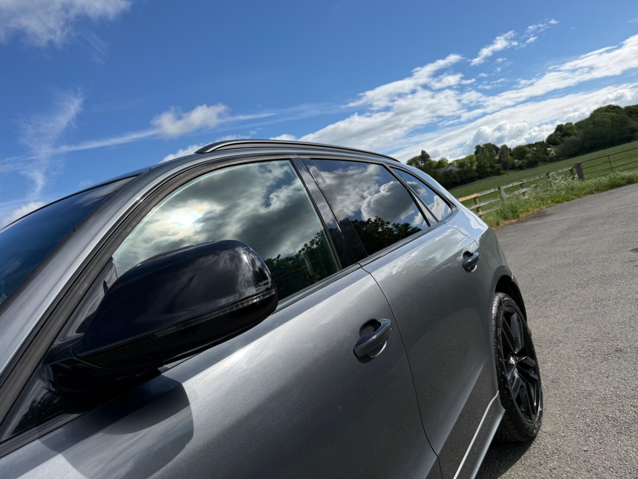 Audi SQ5 - Image 18