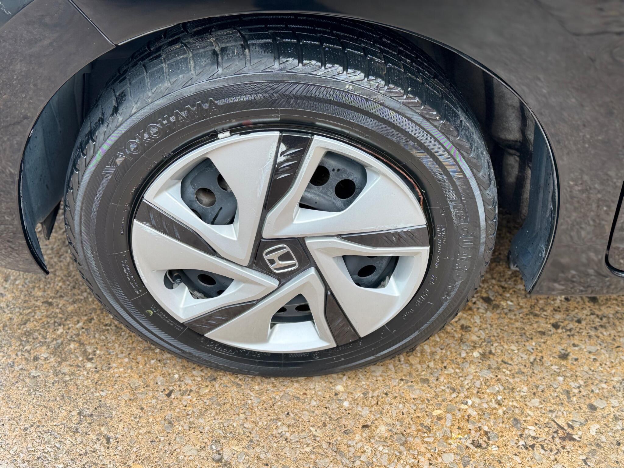 Honda FIT - Image 15